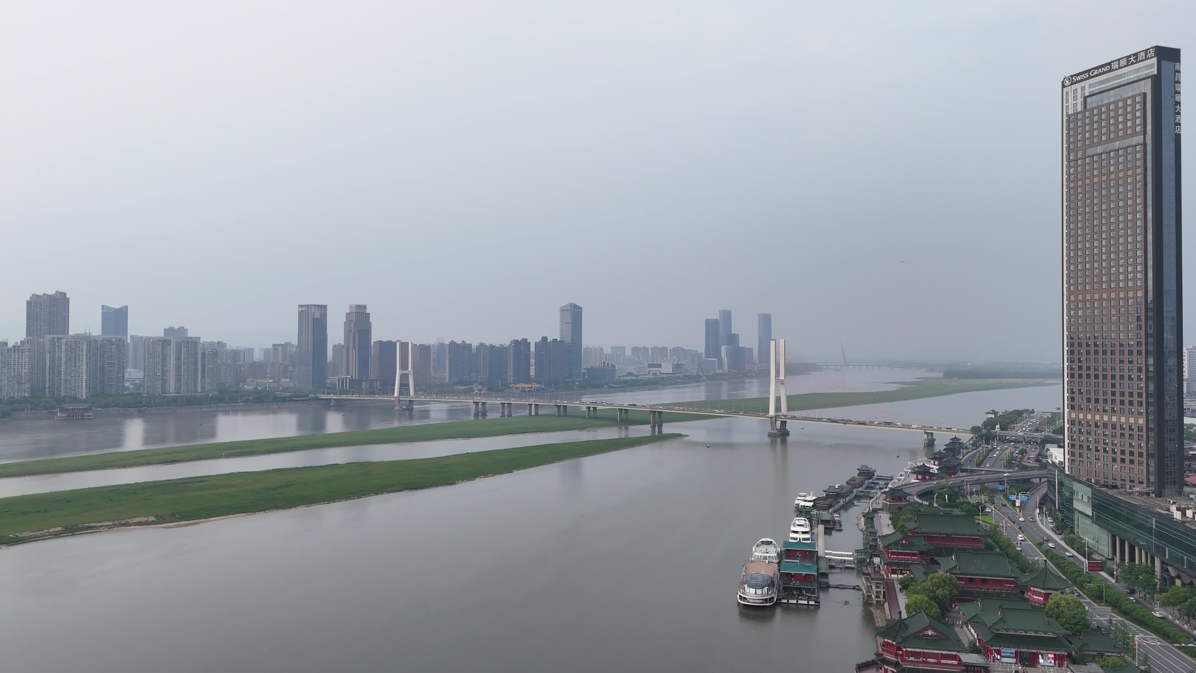 南昌市八一大桥视频素材画面1