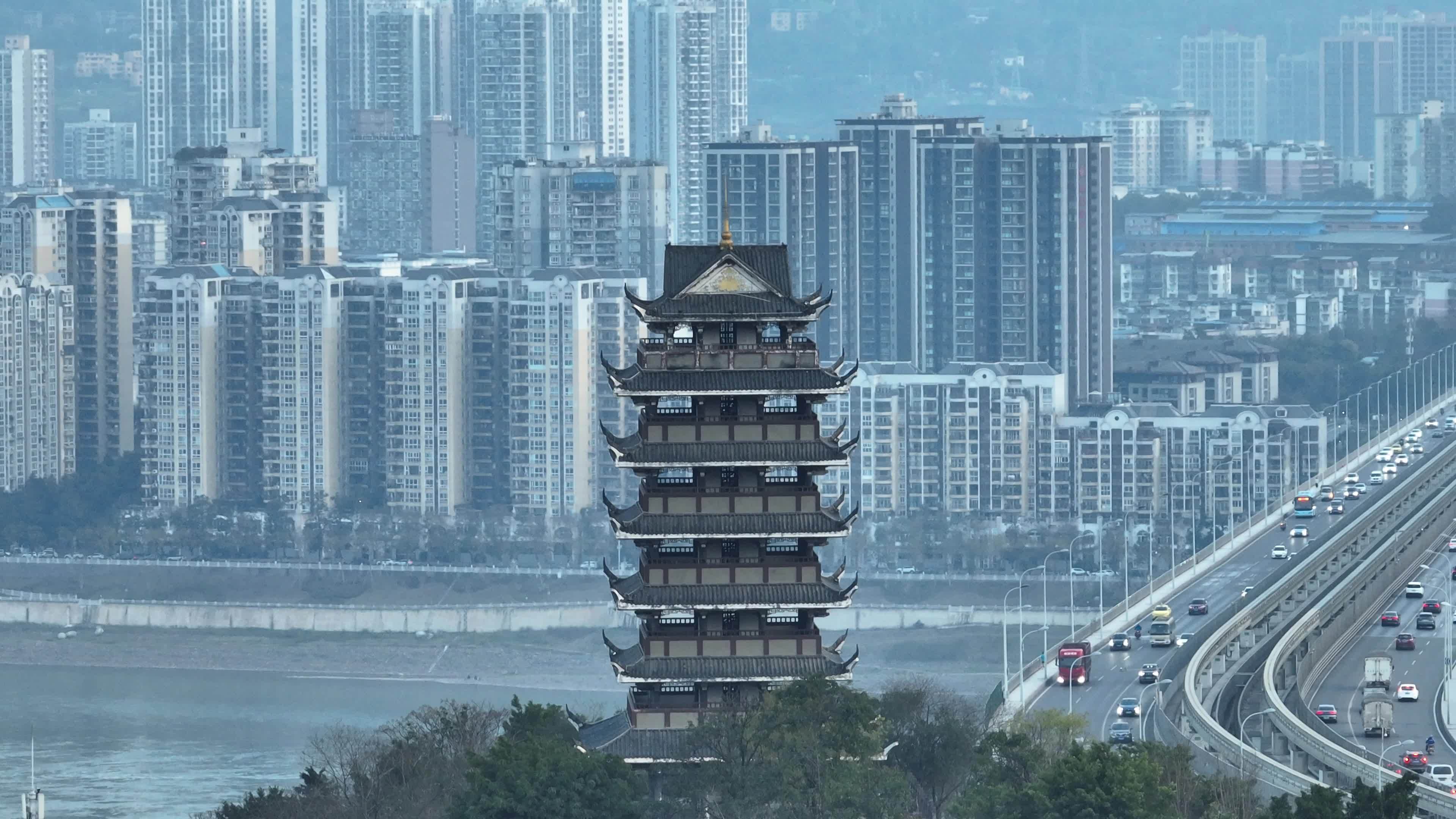 重庆大渡口揽江公园和白居寺大桥视频素材画面1