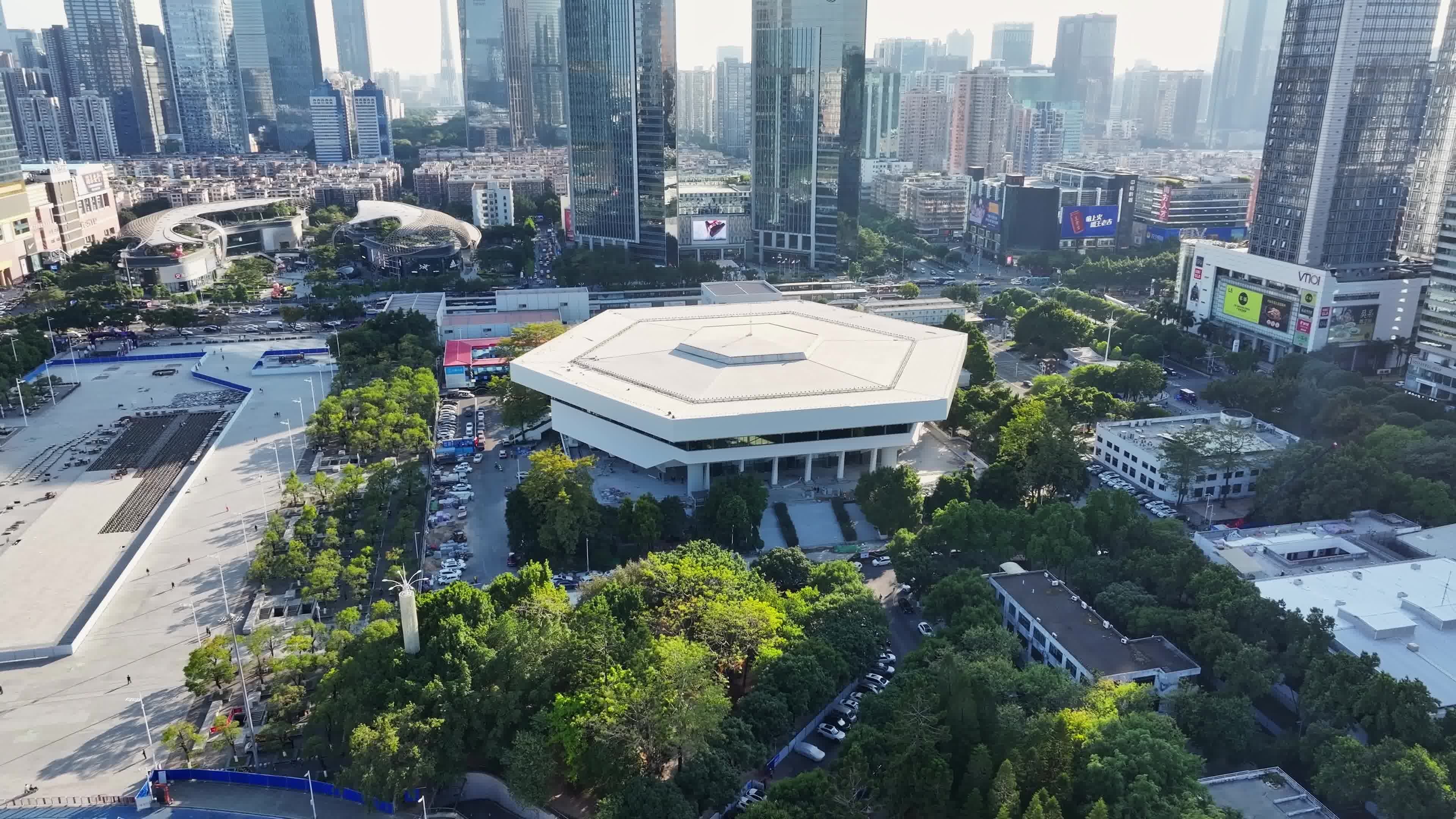 广州天河体育中心航拍视频素材画面4