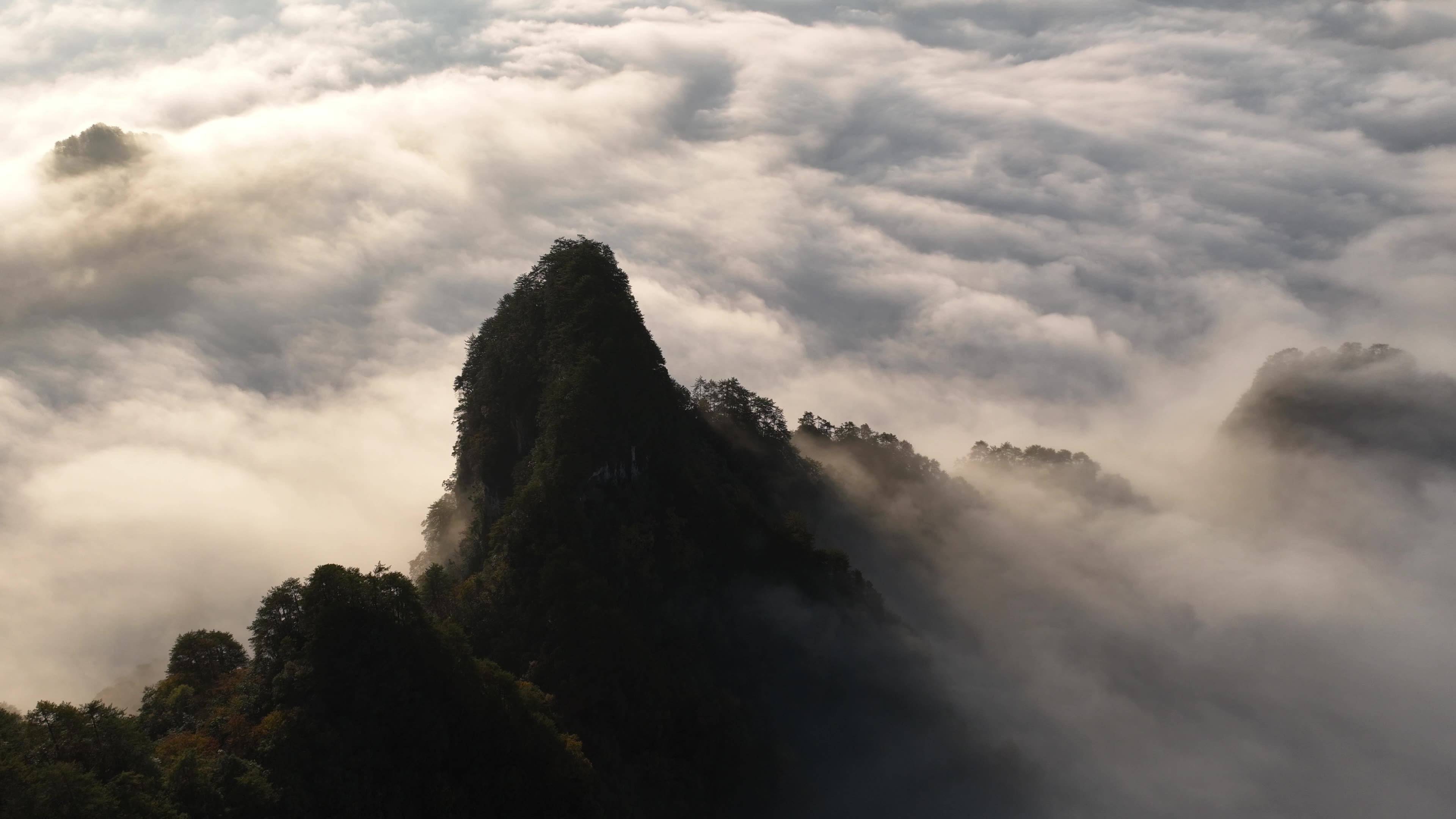 巴中光雾山燕子岭云海视频素材画面1