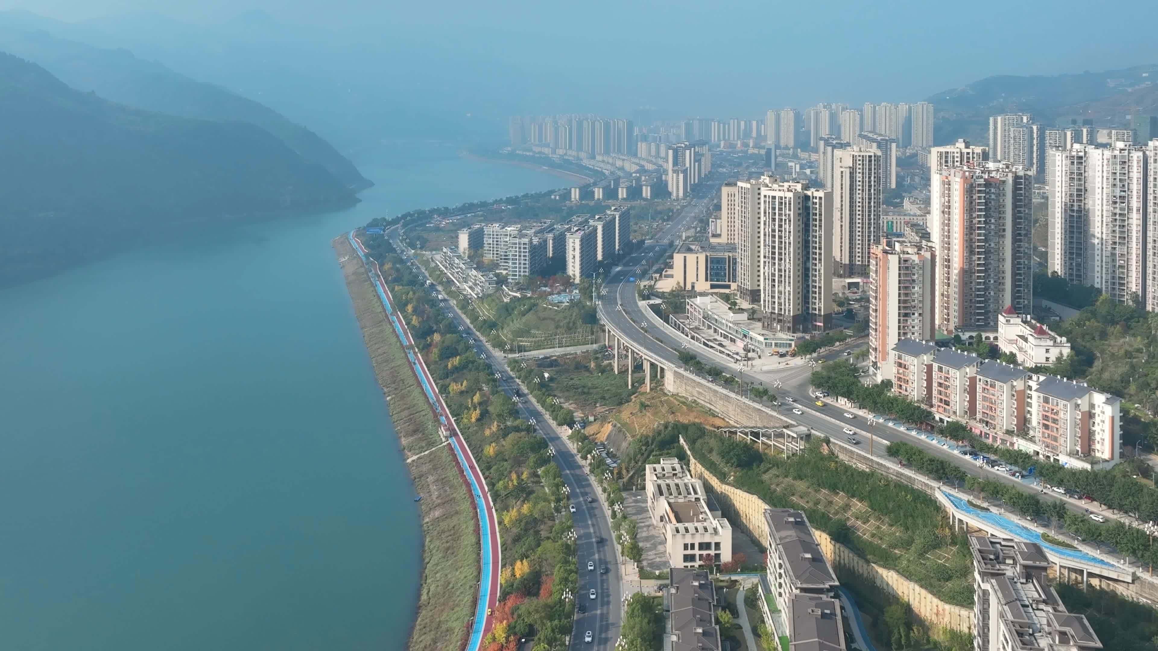 航拍重庆奉节县城市风光视频素材画面1