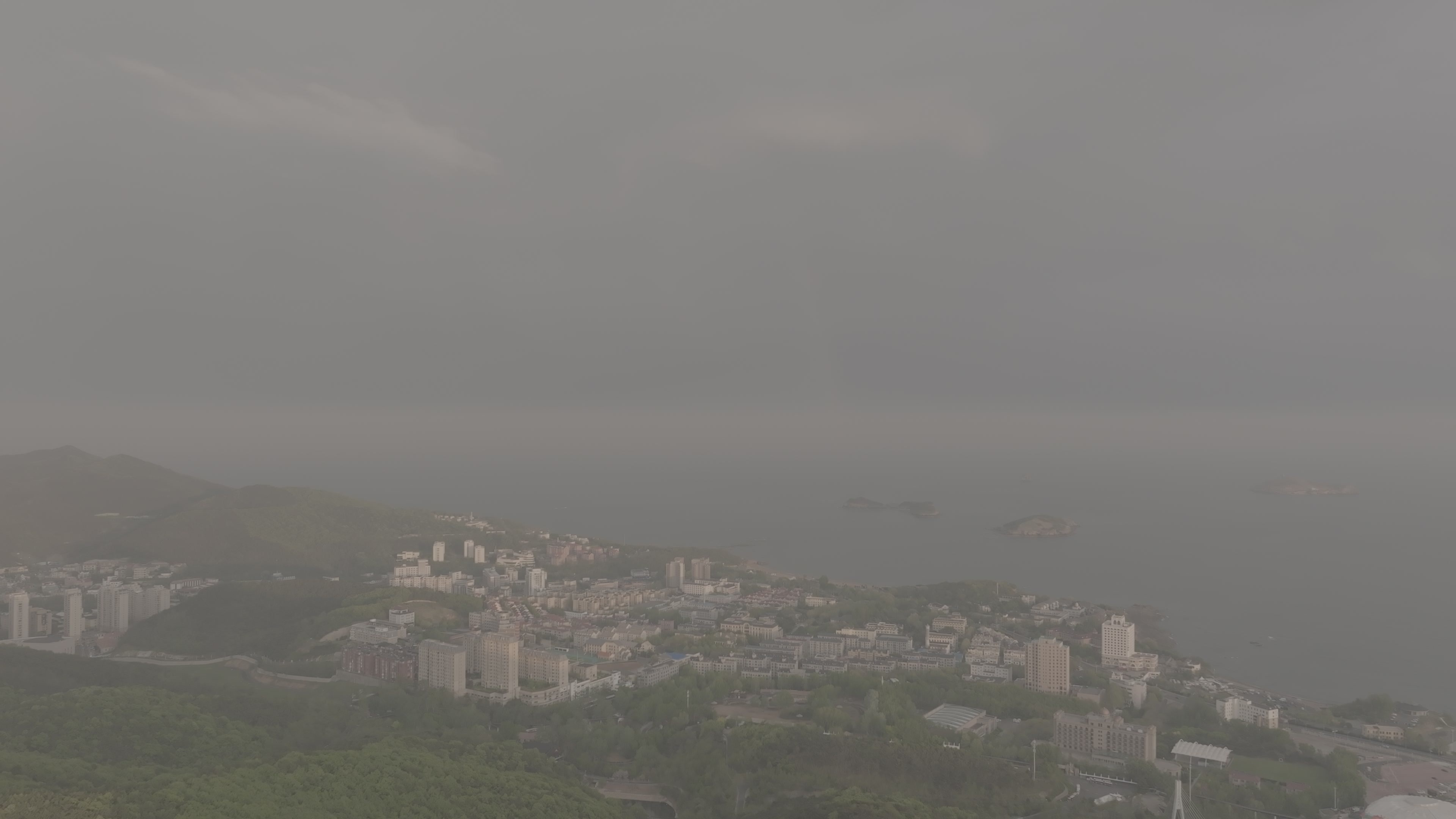 大连海岛上空雨后彩虹航拍DLOG模式视频素材画面2