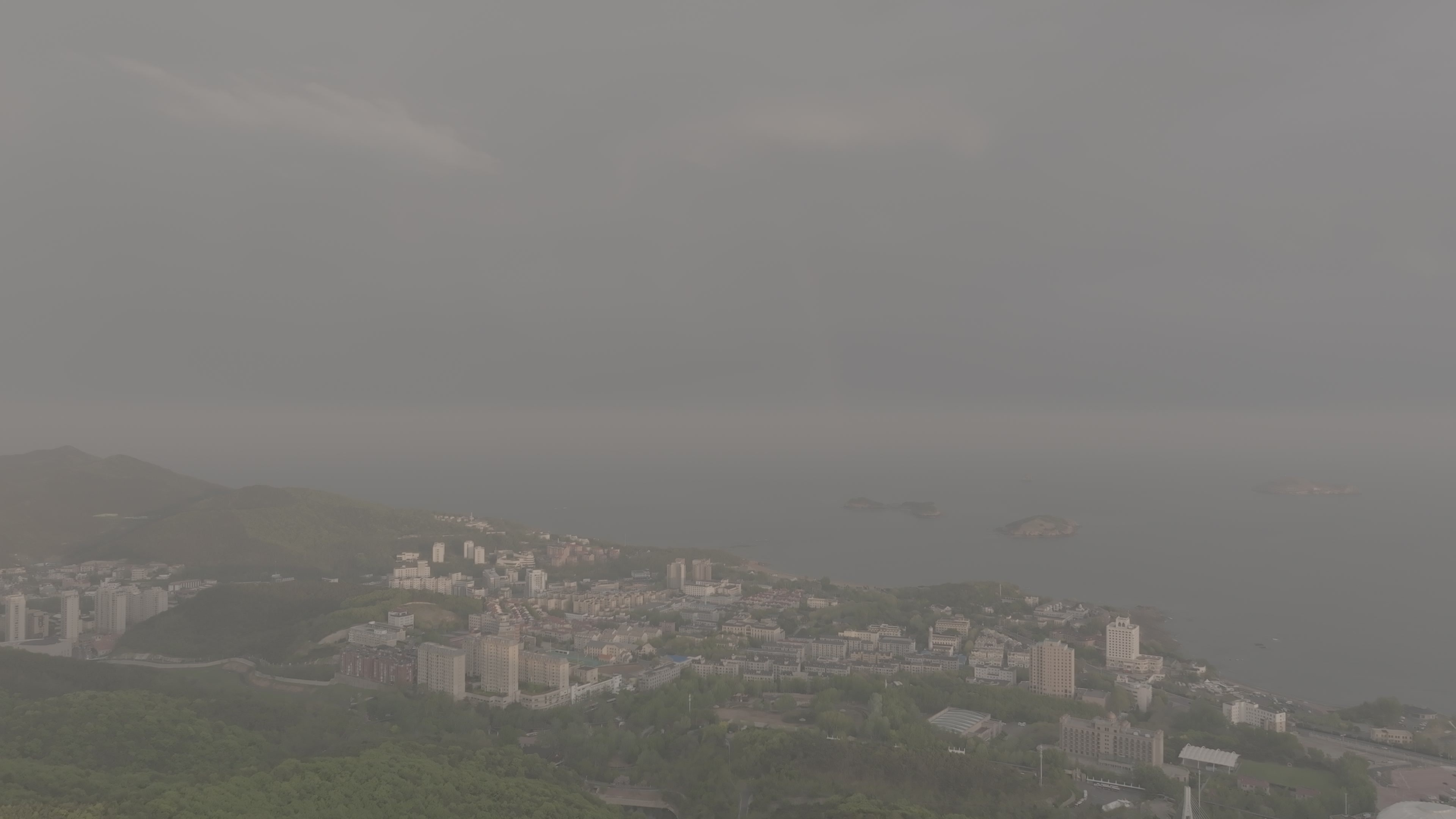 大连海岛上空雨后彩虹航拍DLOG模式视频素材画面4