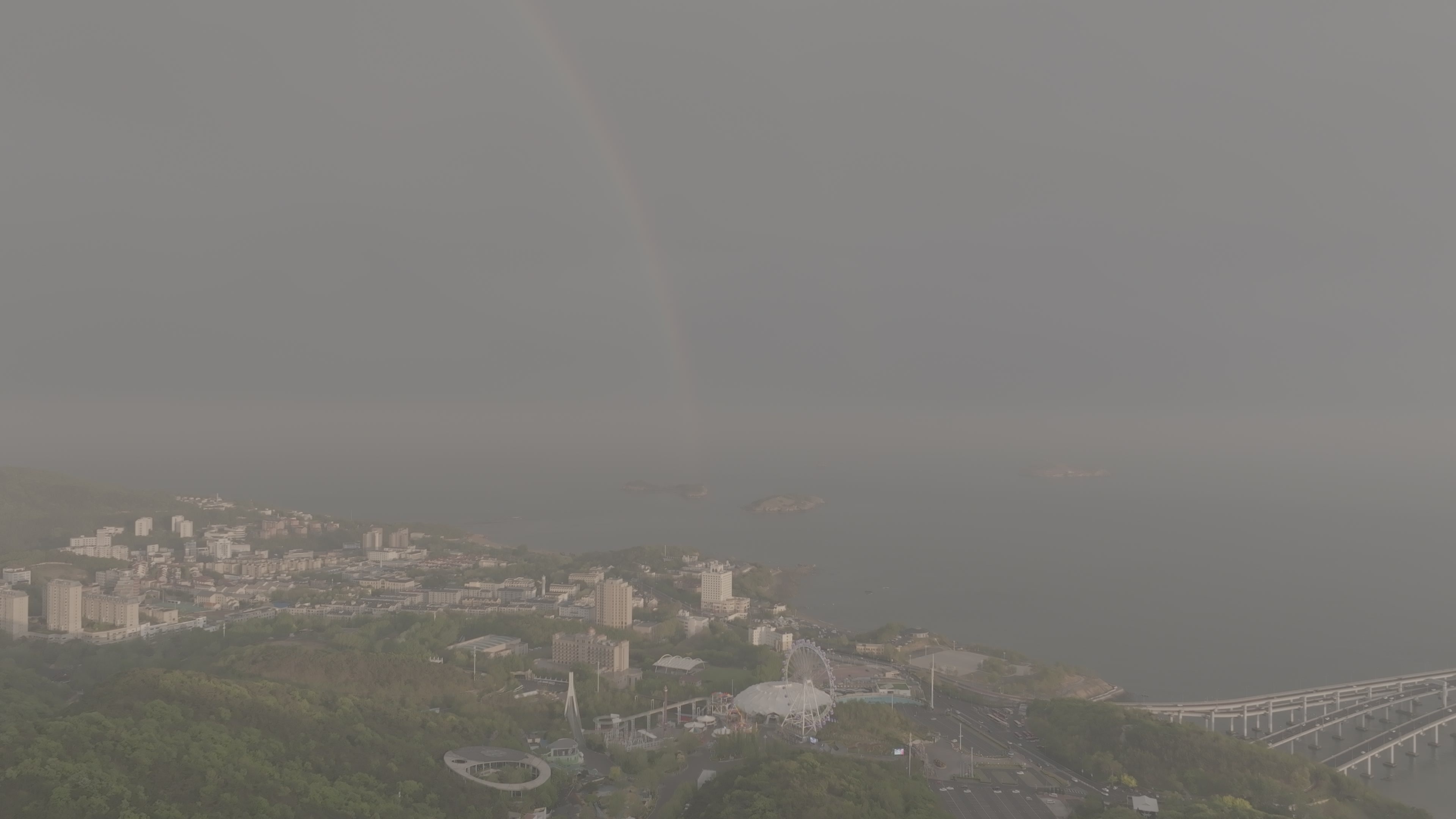 大连海岛上空雨后彩虹航拍DLOG模式视频素材画面2