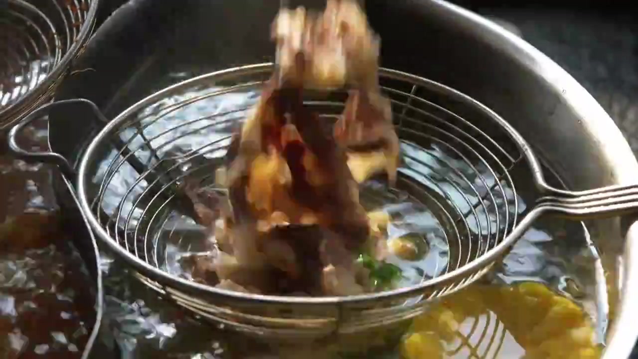 潮汕牛肉火锅视频素材画面3