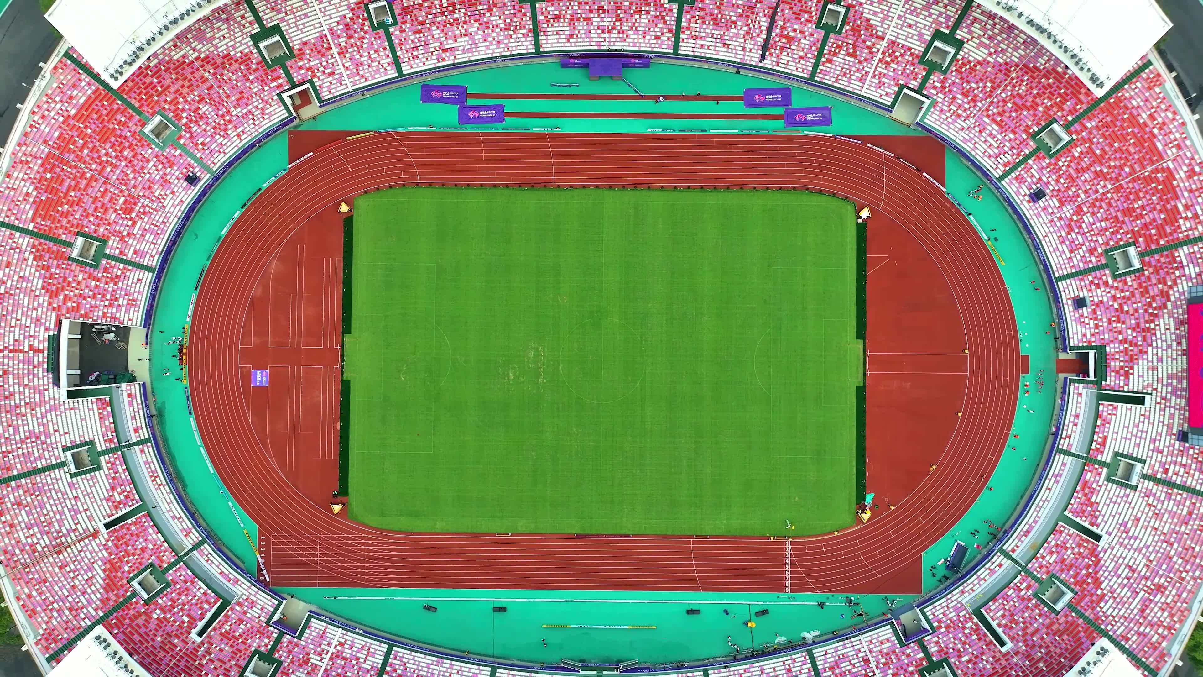 天河体育场跑步航拍视频素材画面1