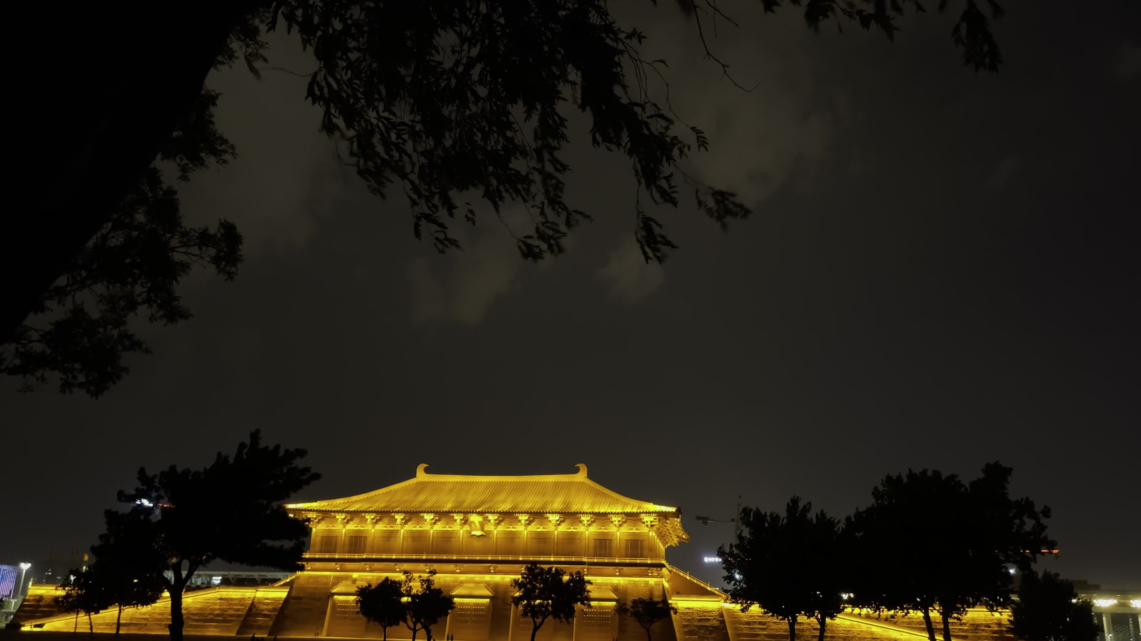 大明宫遗址公园夜景视频素材画面2
