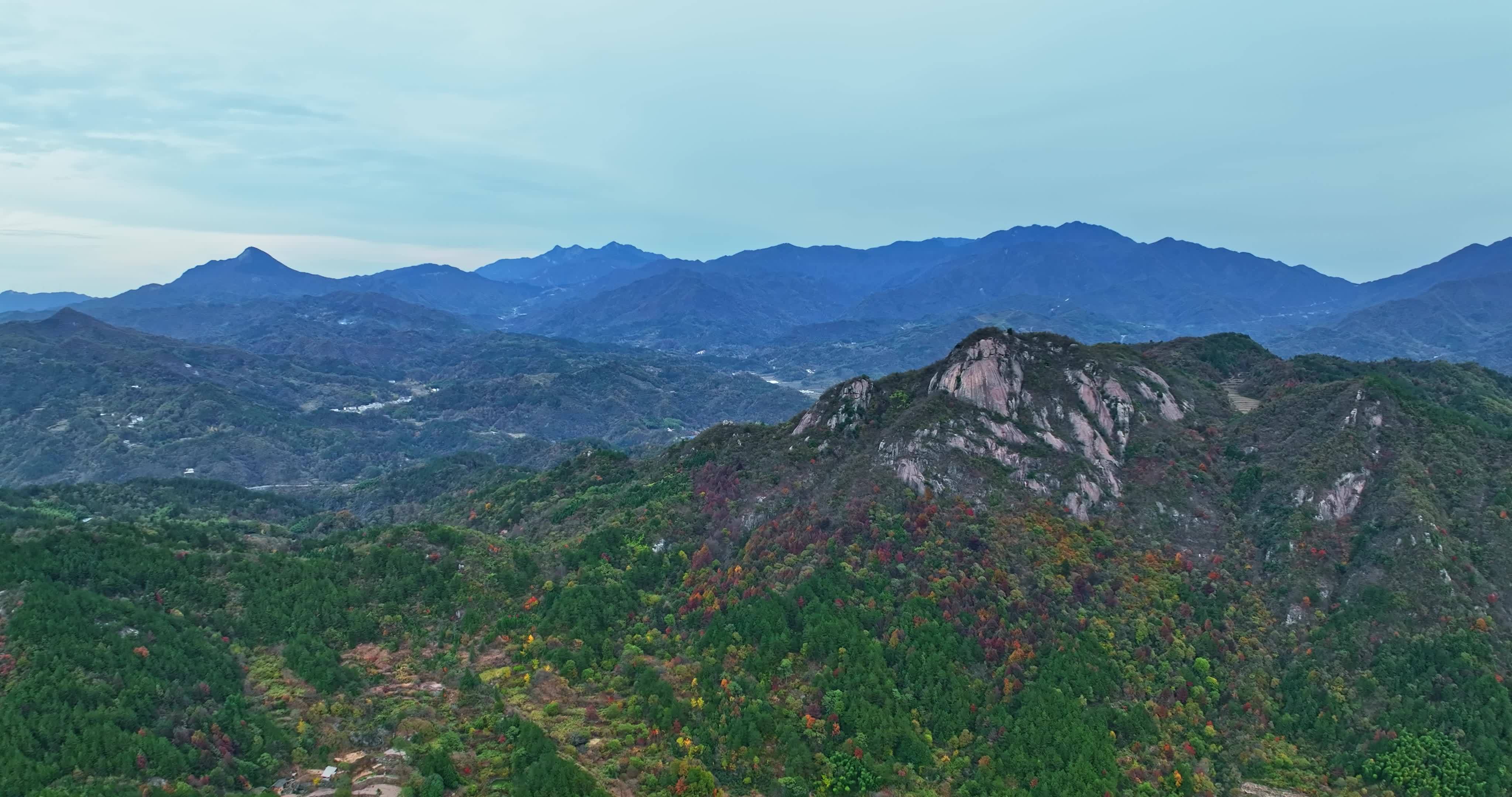 安徽金寨大别山秋天0106视频素材画面2