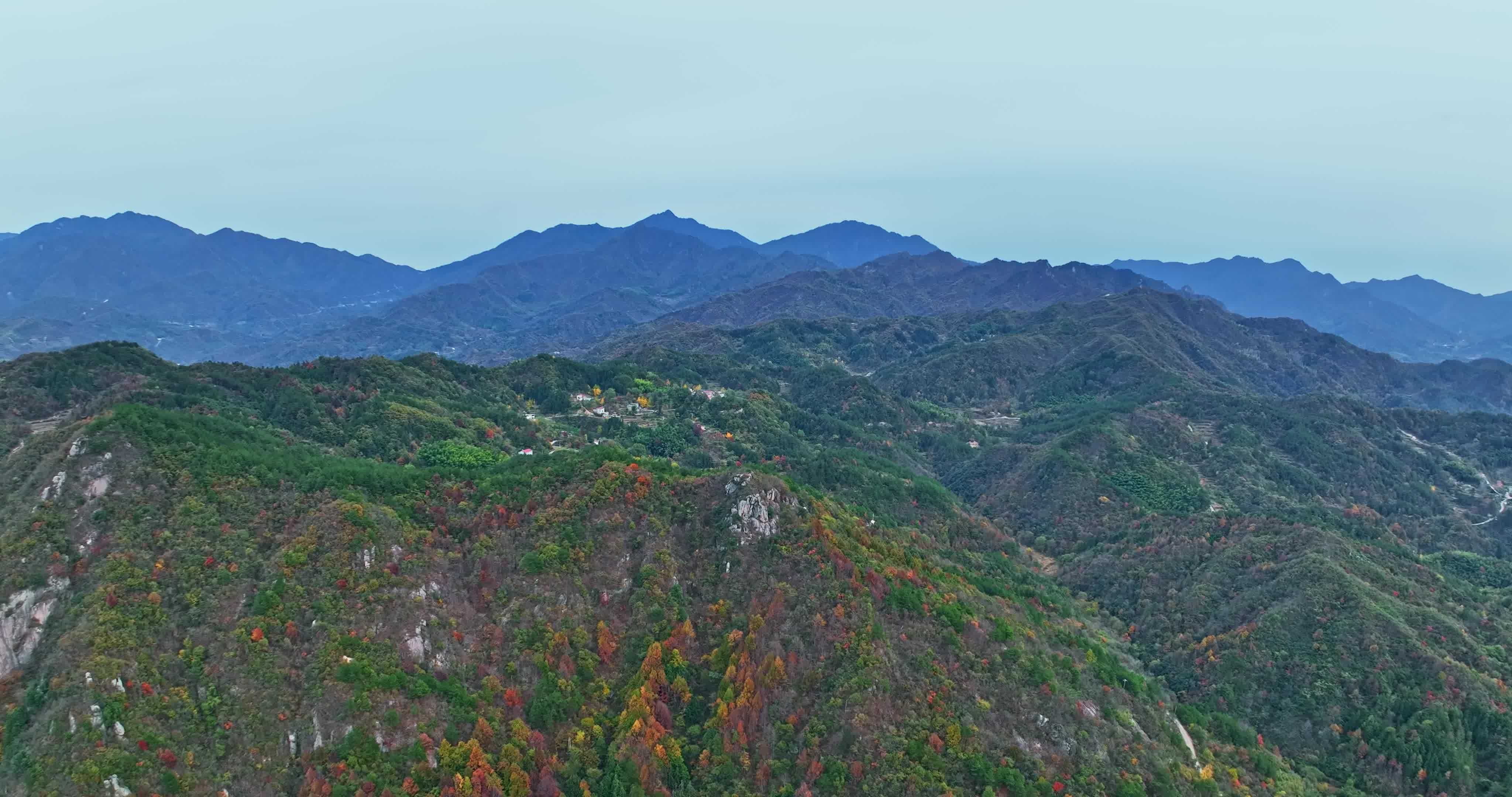安徽金寨大别山秋天0103视频素材画面2