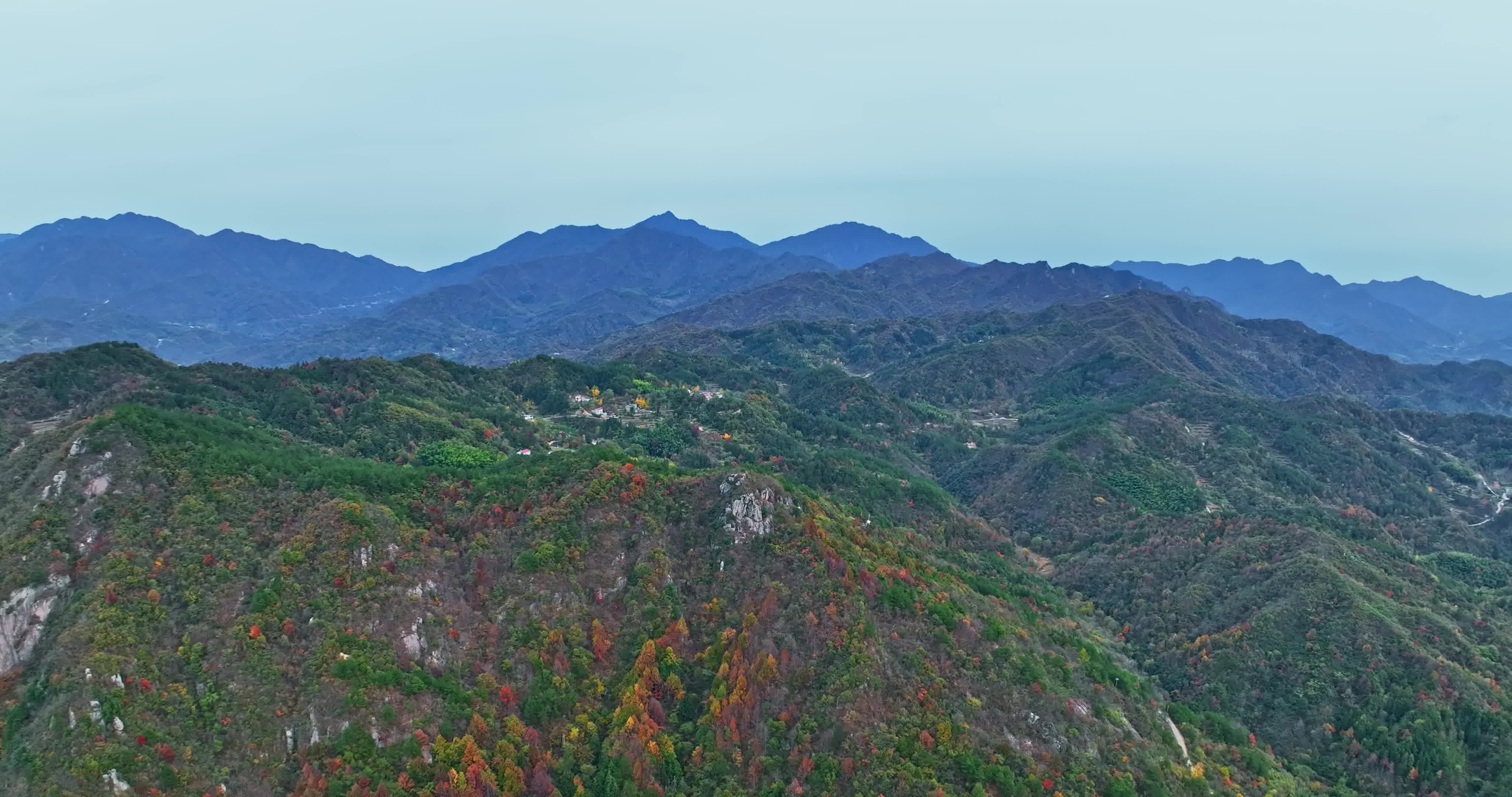 安徽金寨大别山秋天0103视频素材画面4