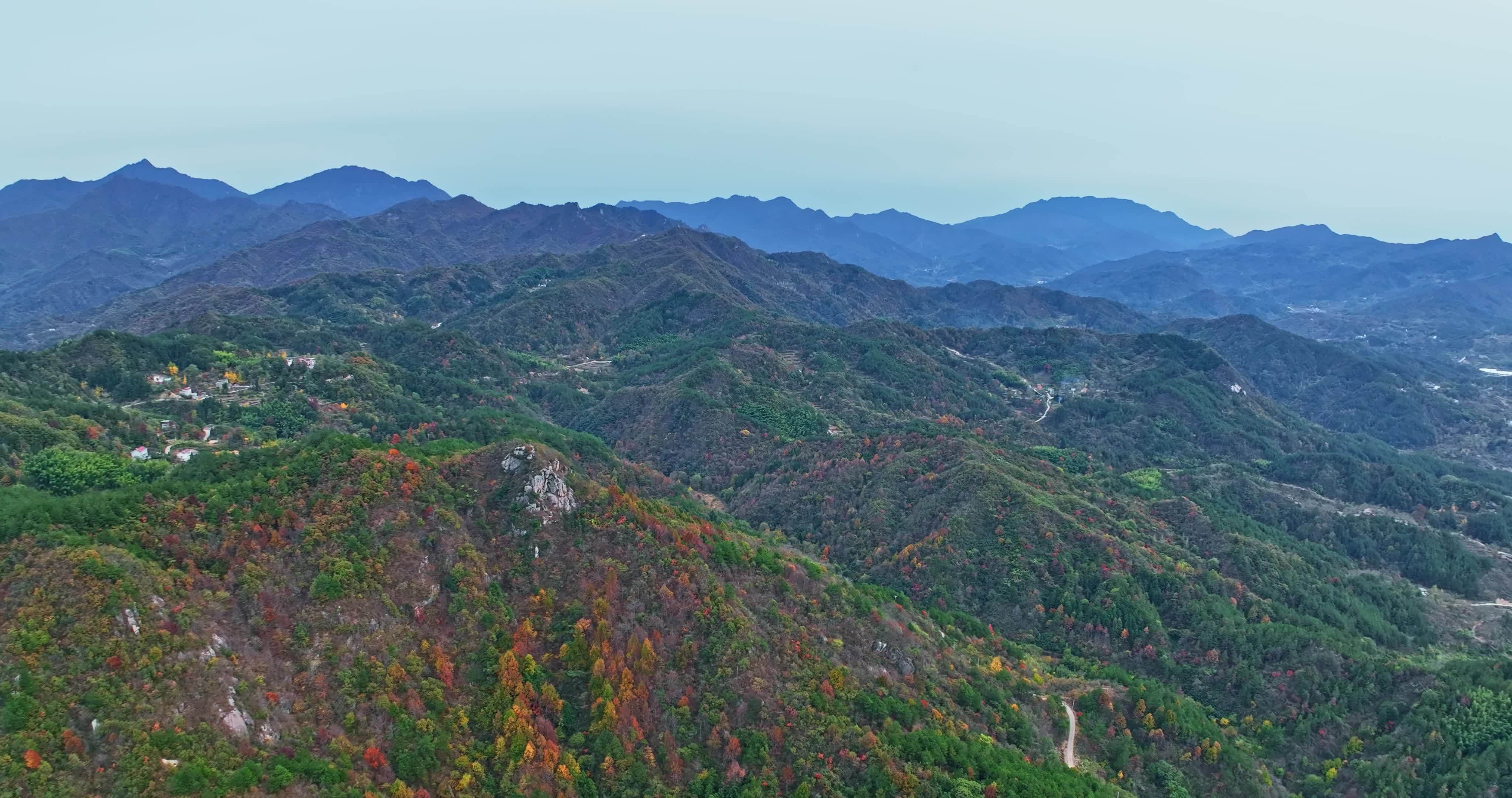 安徽金寨大别山秋天0102视频素材画面2
