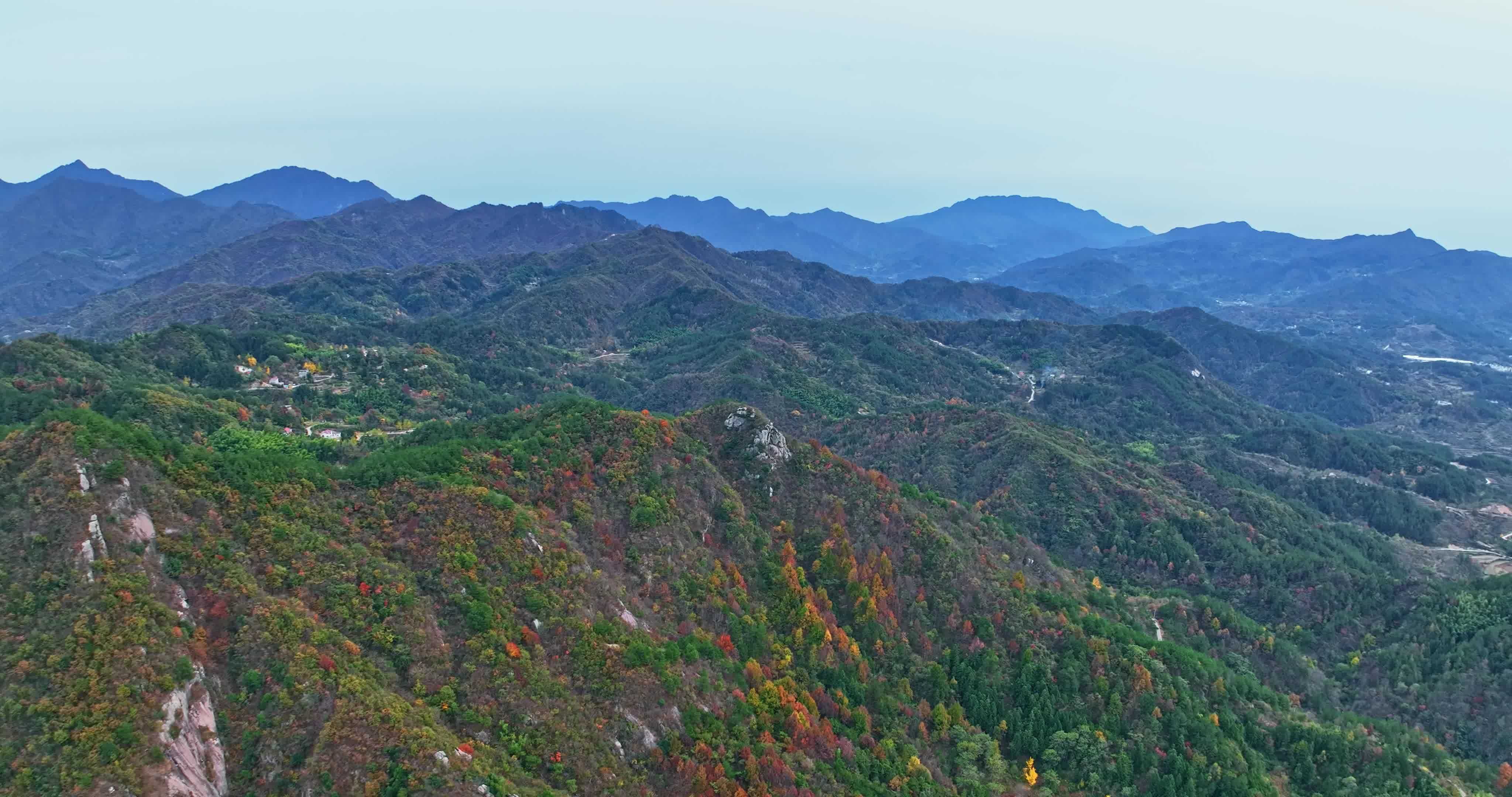安徽金寨大别山秋天0101视频素材画面2