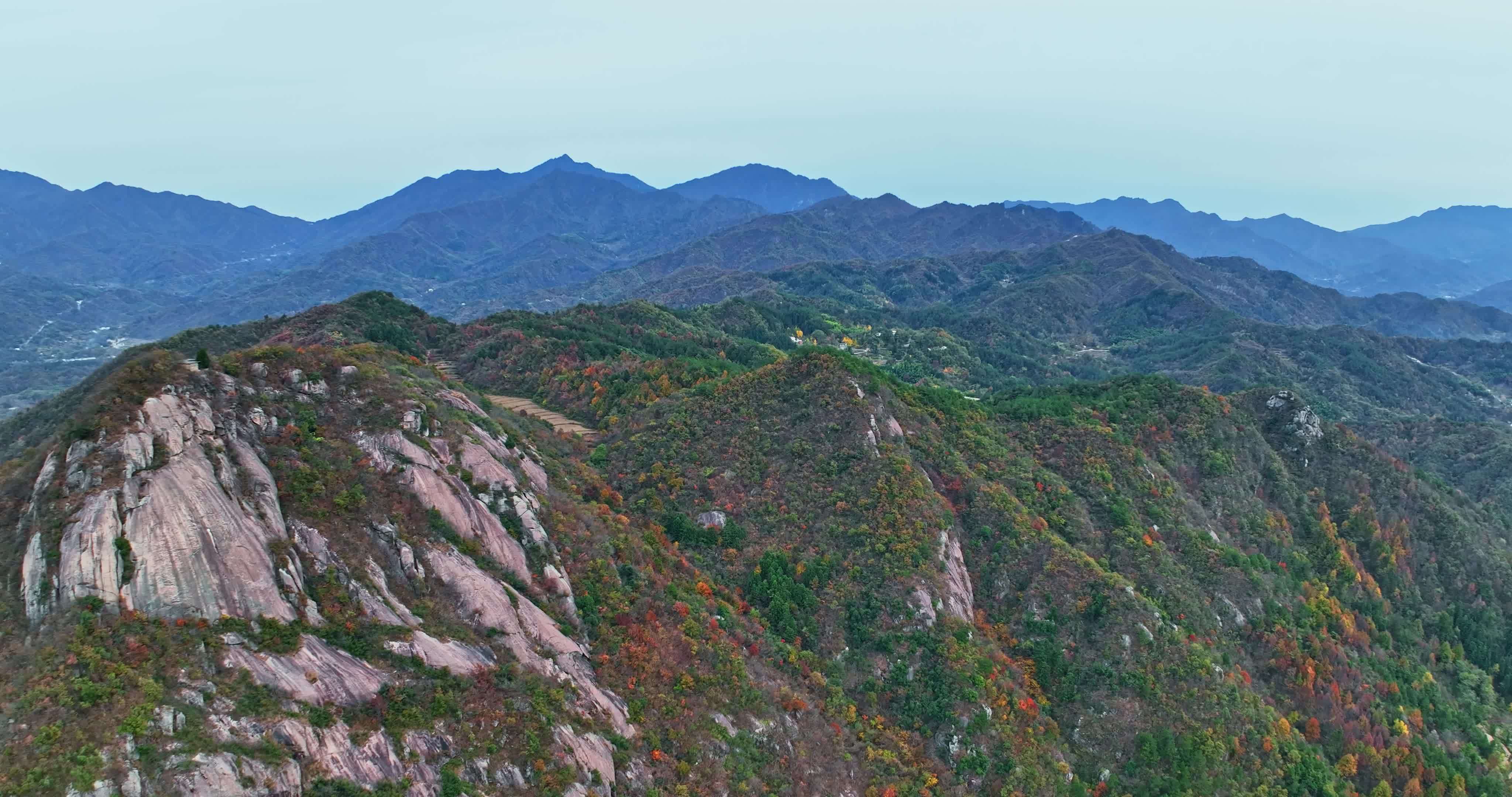 安徽金寨大别山秋天0100视频素材画面1
