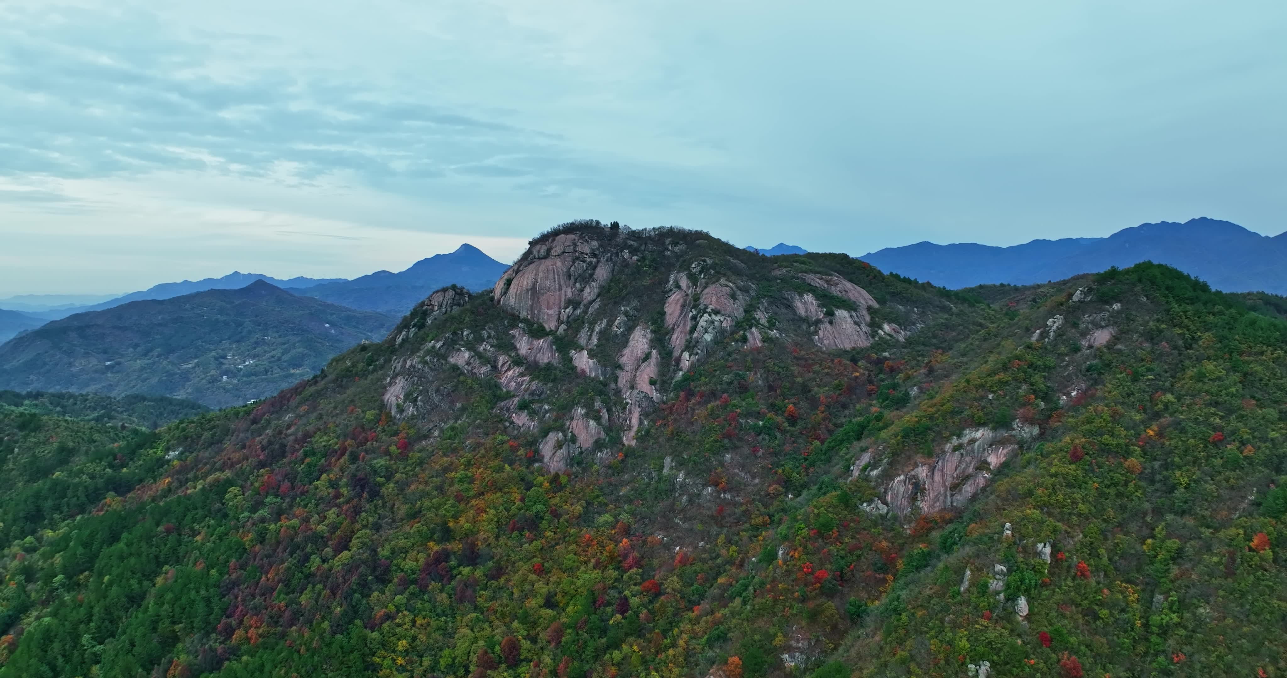 安徽金寨大别山秋天0092视频素材画面1