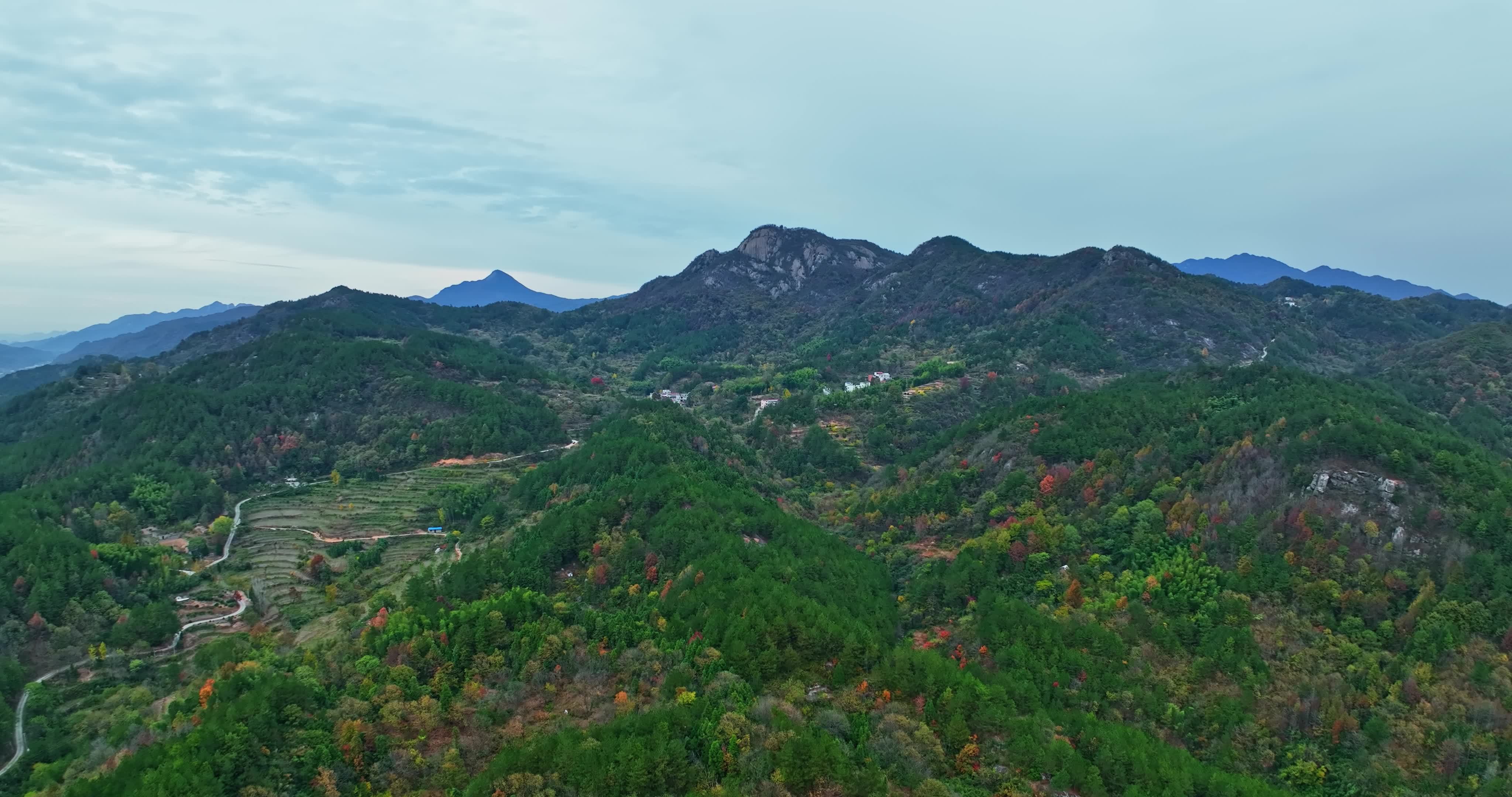安徽金寨大别山秋天0088视频素材画面1