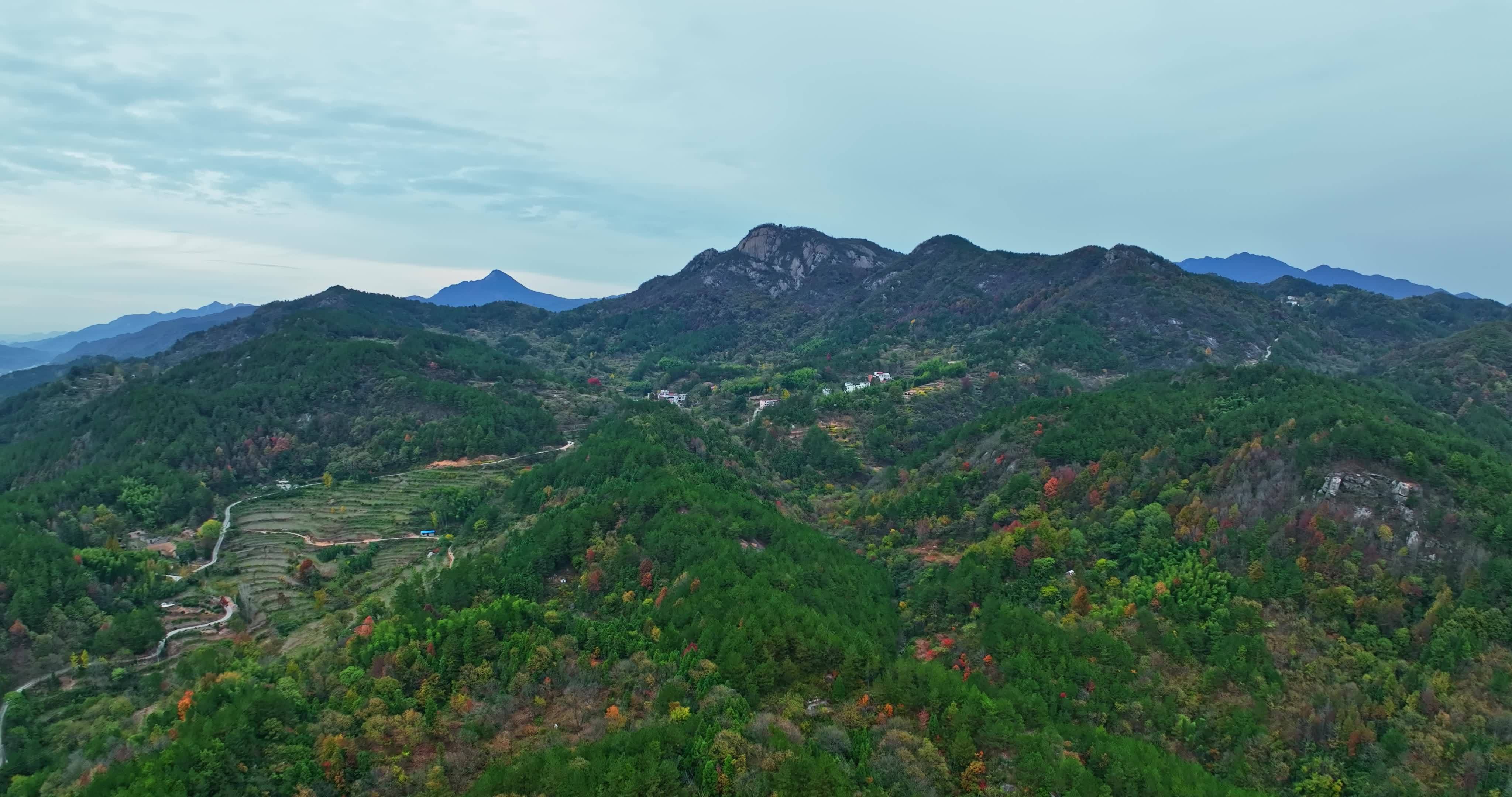 安徽金寨大别山秋天0088视频素材画面2