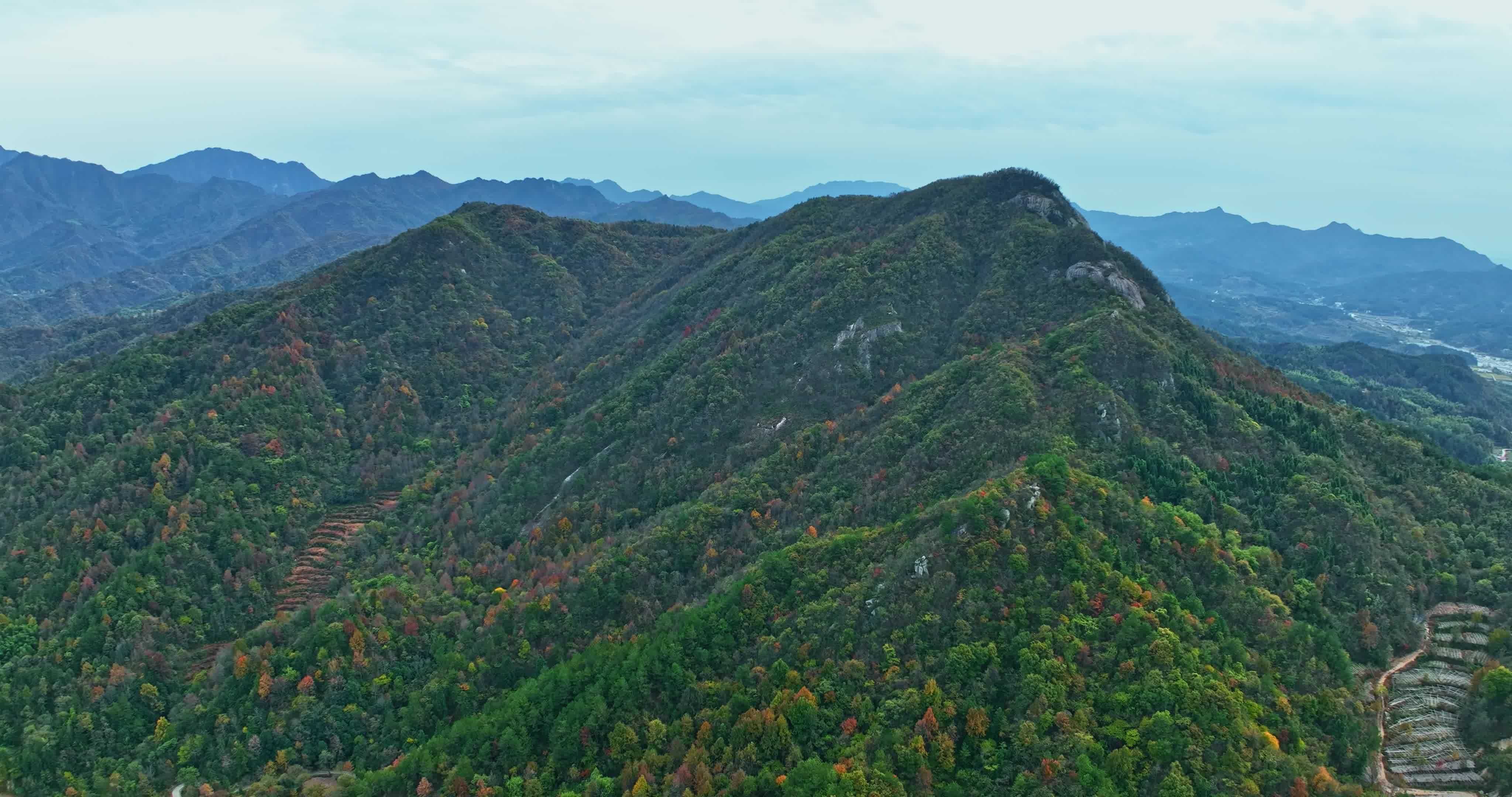 安徽金寨大别山秋天0075视频素材画面2