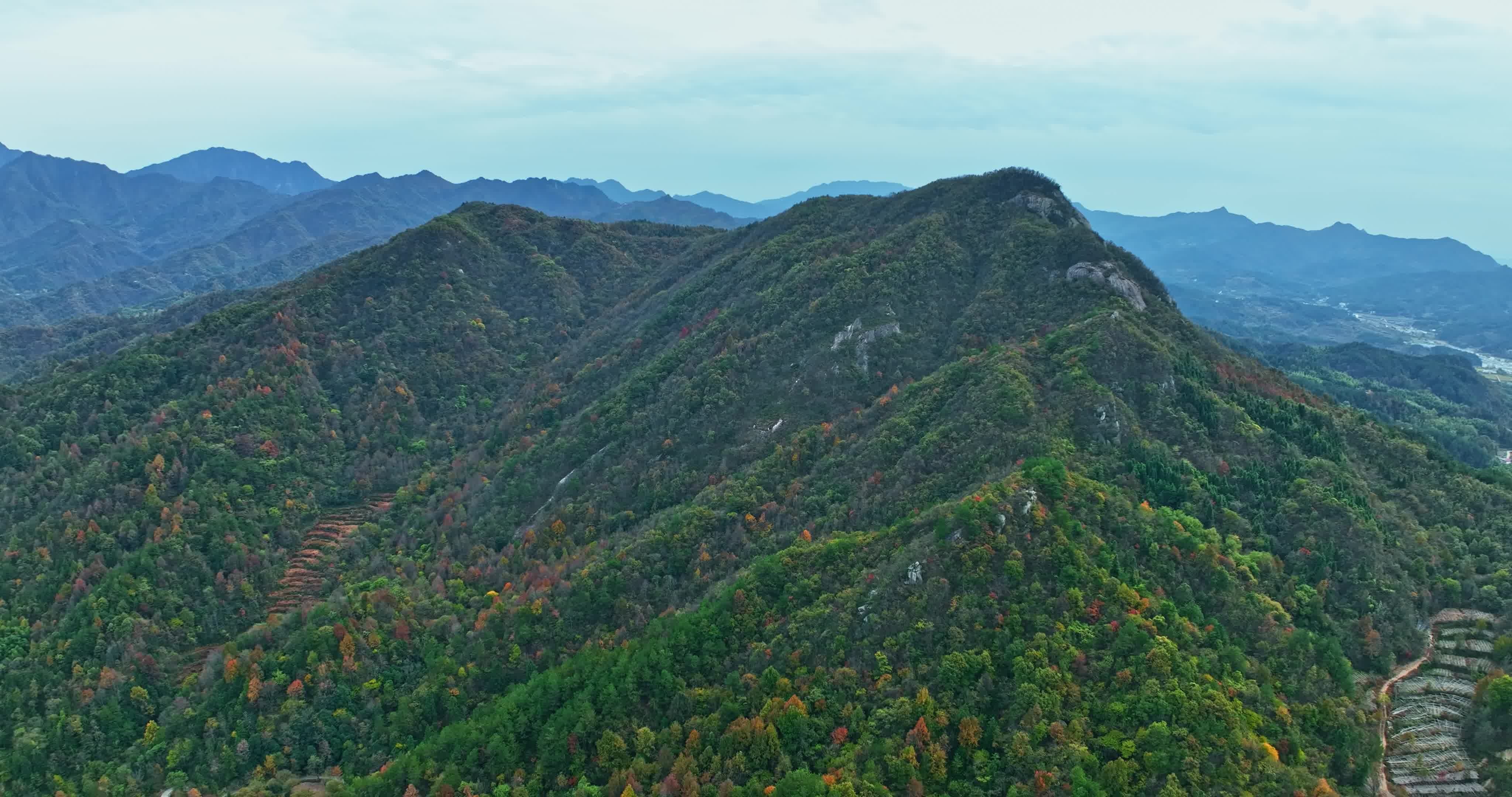 安徽金寨大别山秋天0075视频素材画面3