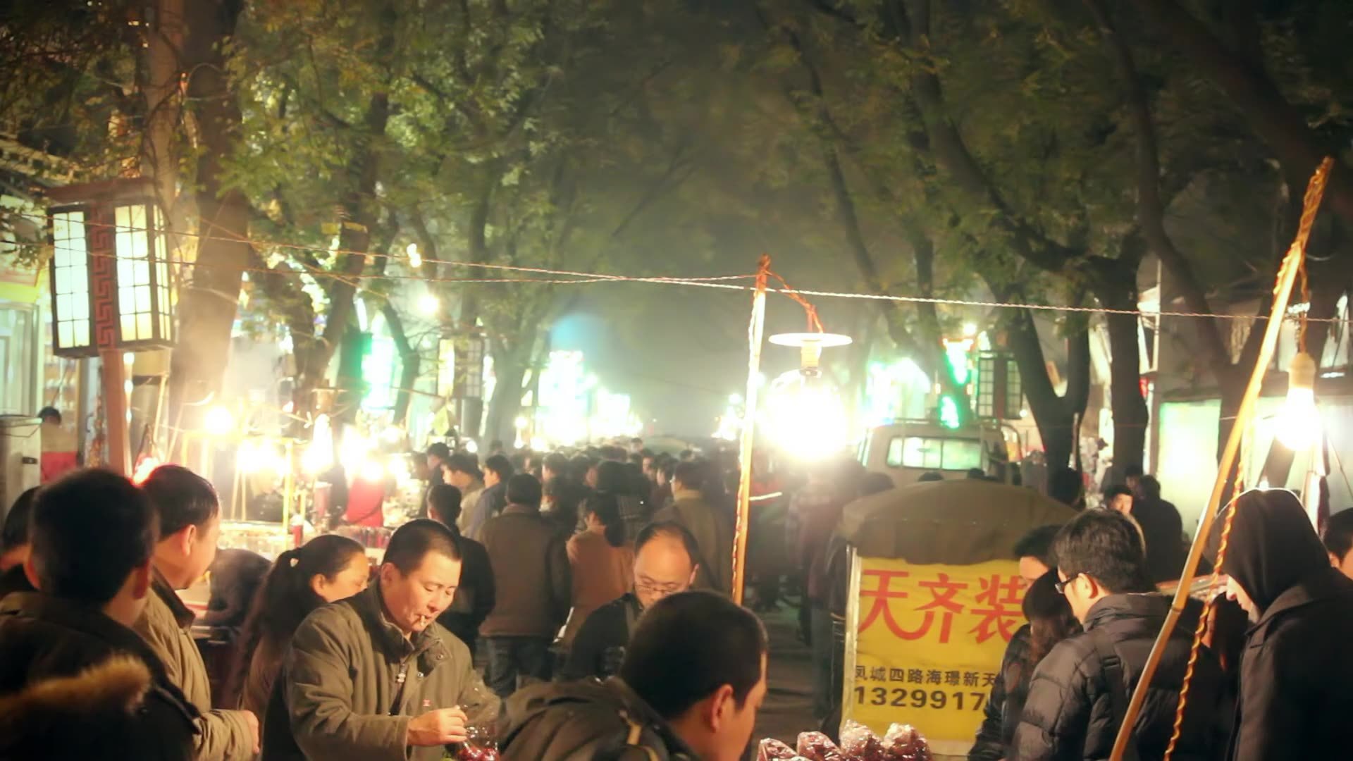 西安回民街景象视频素材画面2