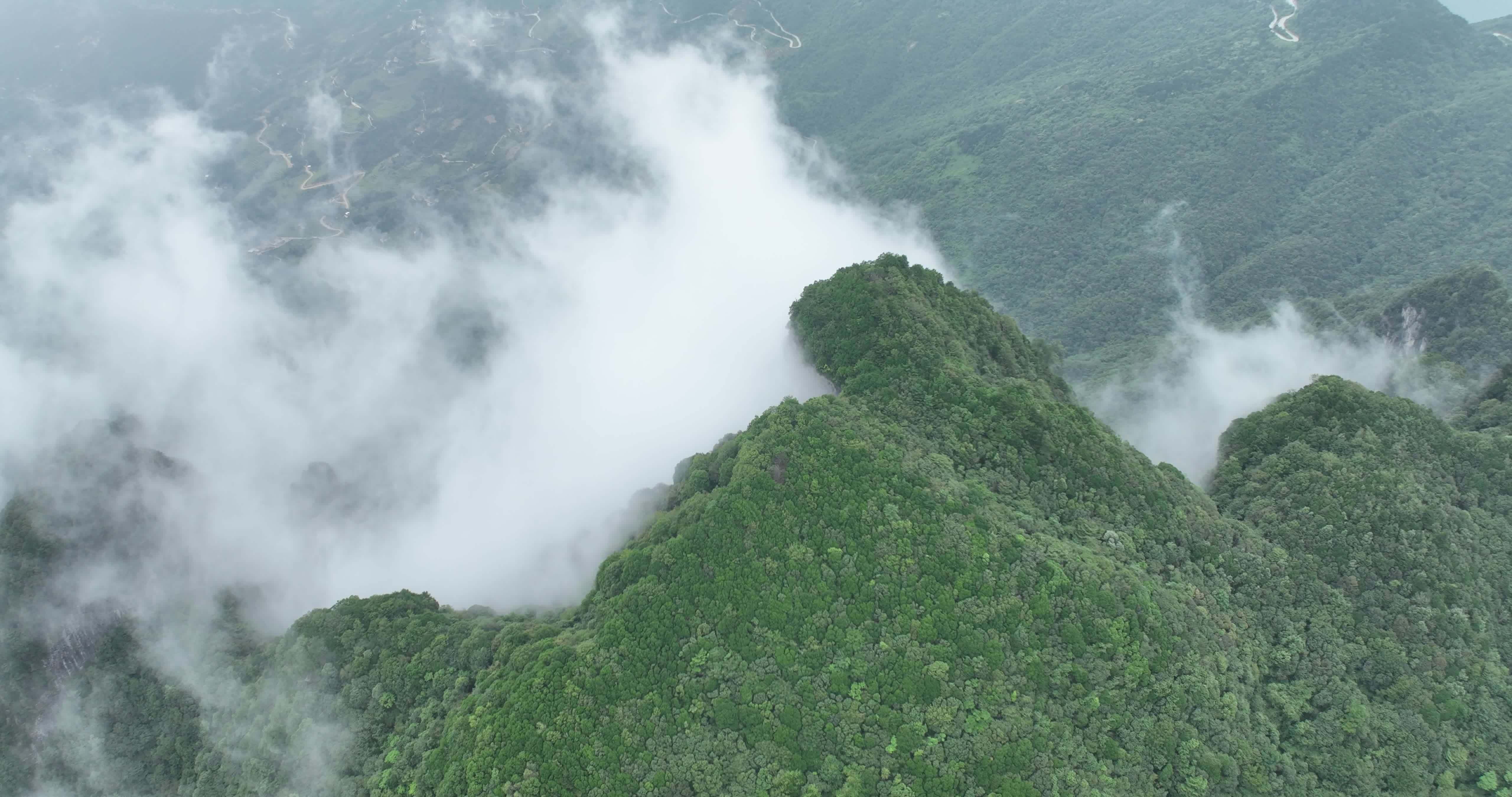 陕西安康紫阳县擂鼓台云海视频素材画面1