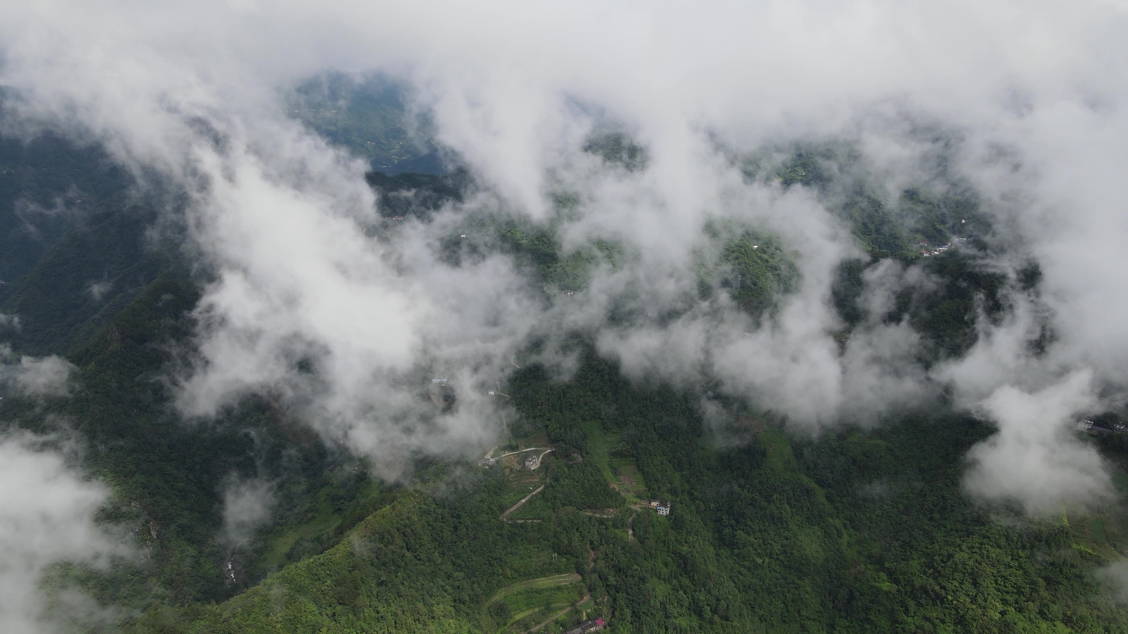 4K 航拍 紫阳县云海视频素材画面2