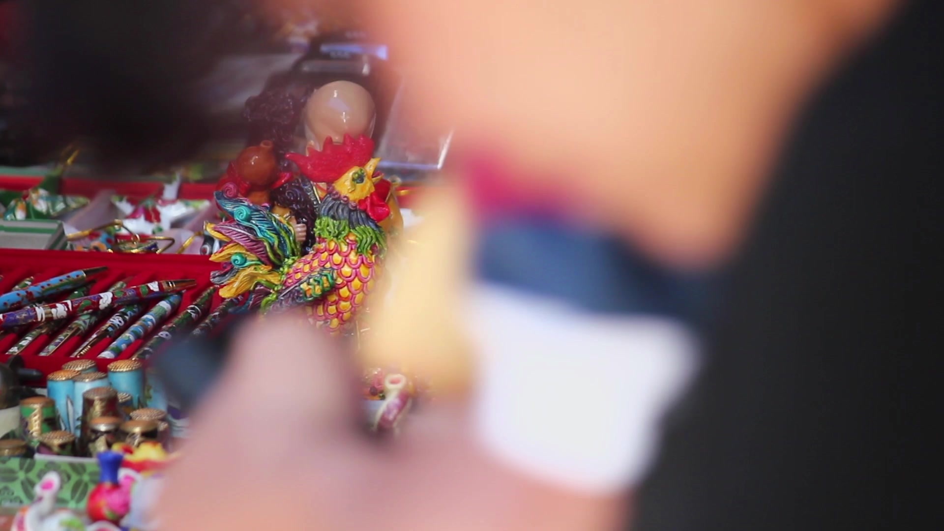 西安回民街市场场景视频素材画面4