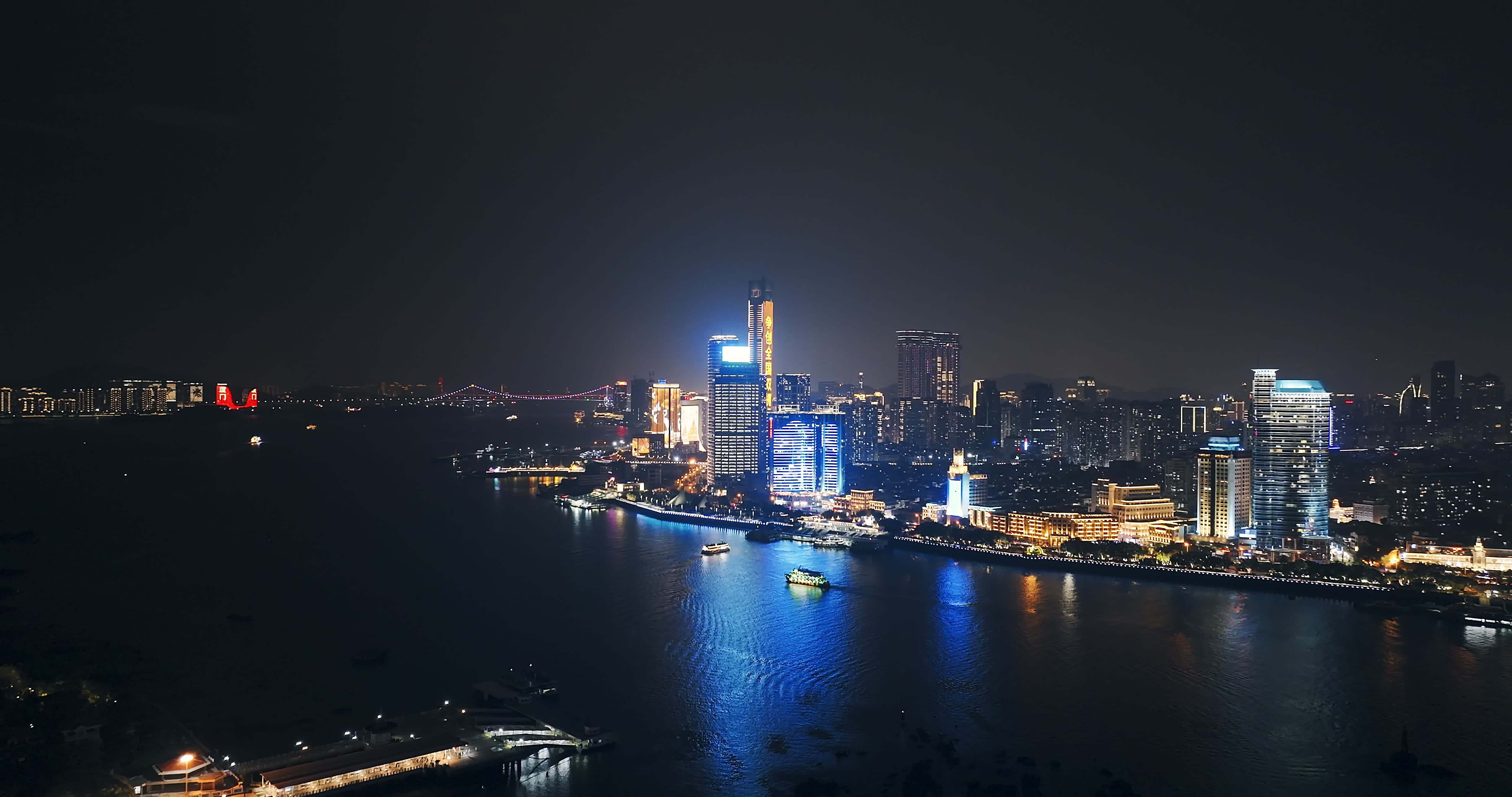 航拍鹭江道夜景灯光视频素材画面1