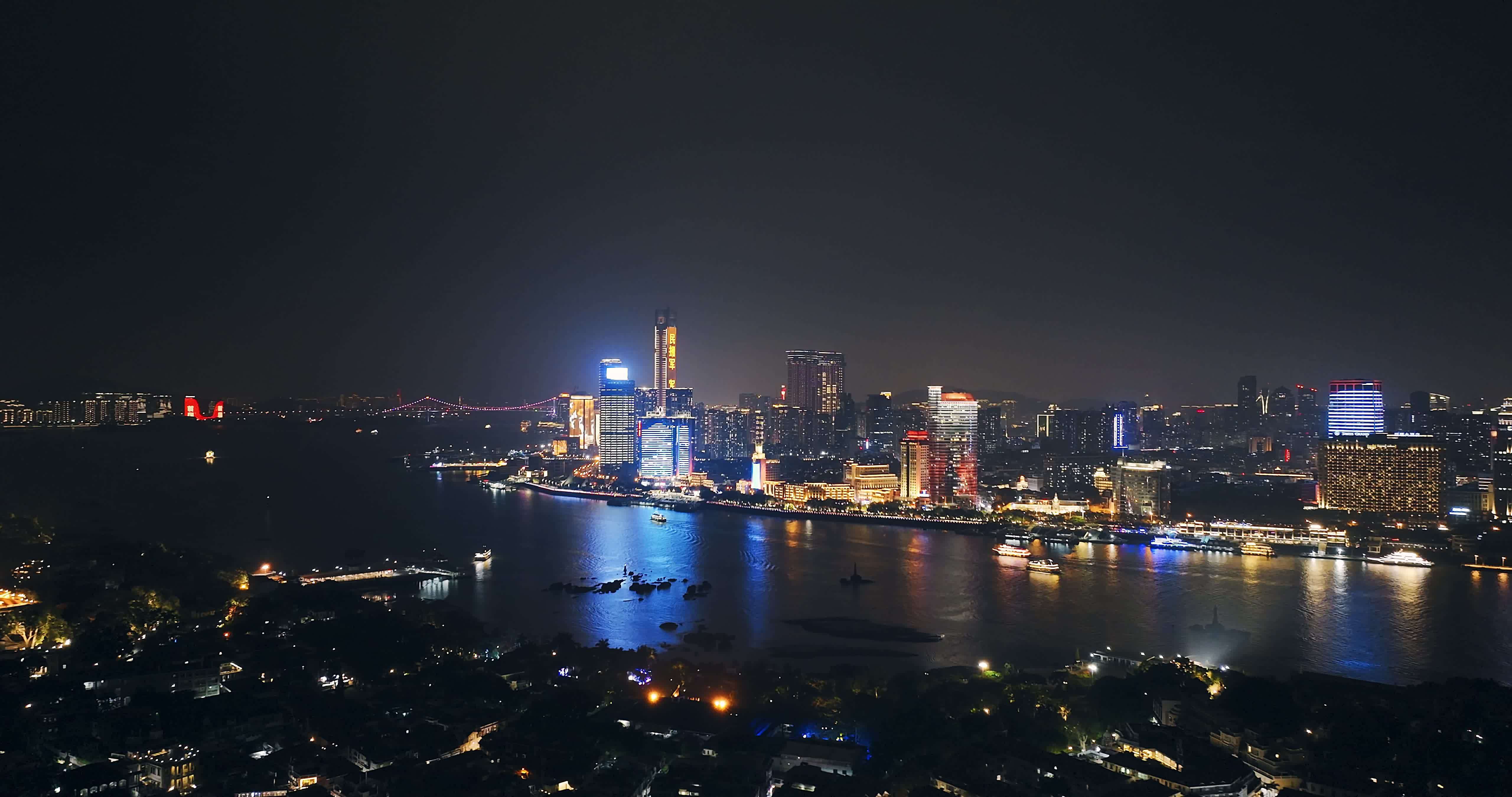航拍鹭江道夜景灯光视频素材画面1
