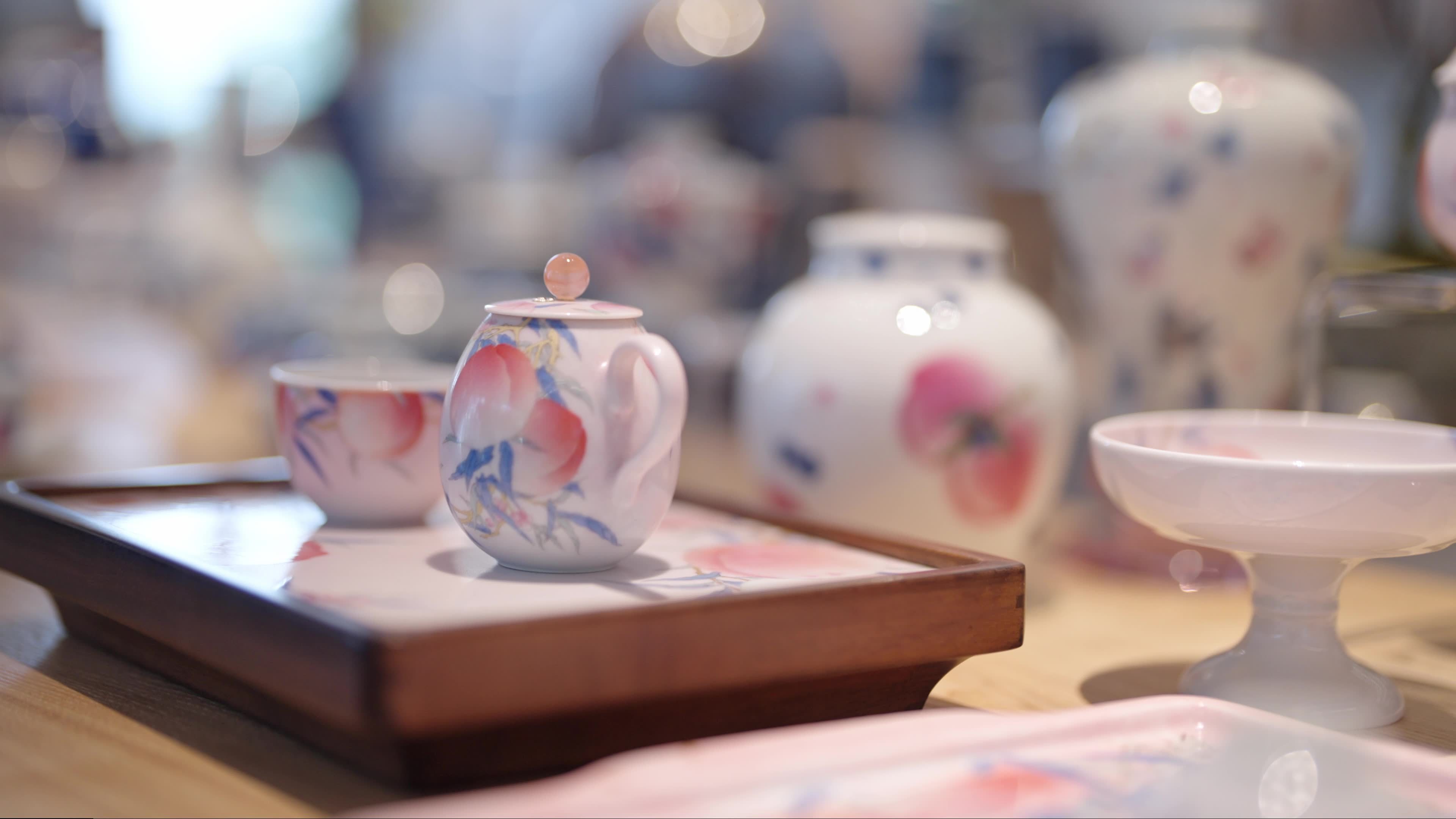 瓷器展示 精美的瓷器 瓷器视频素材画面1