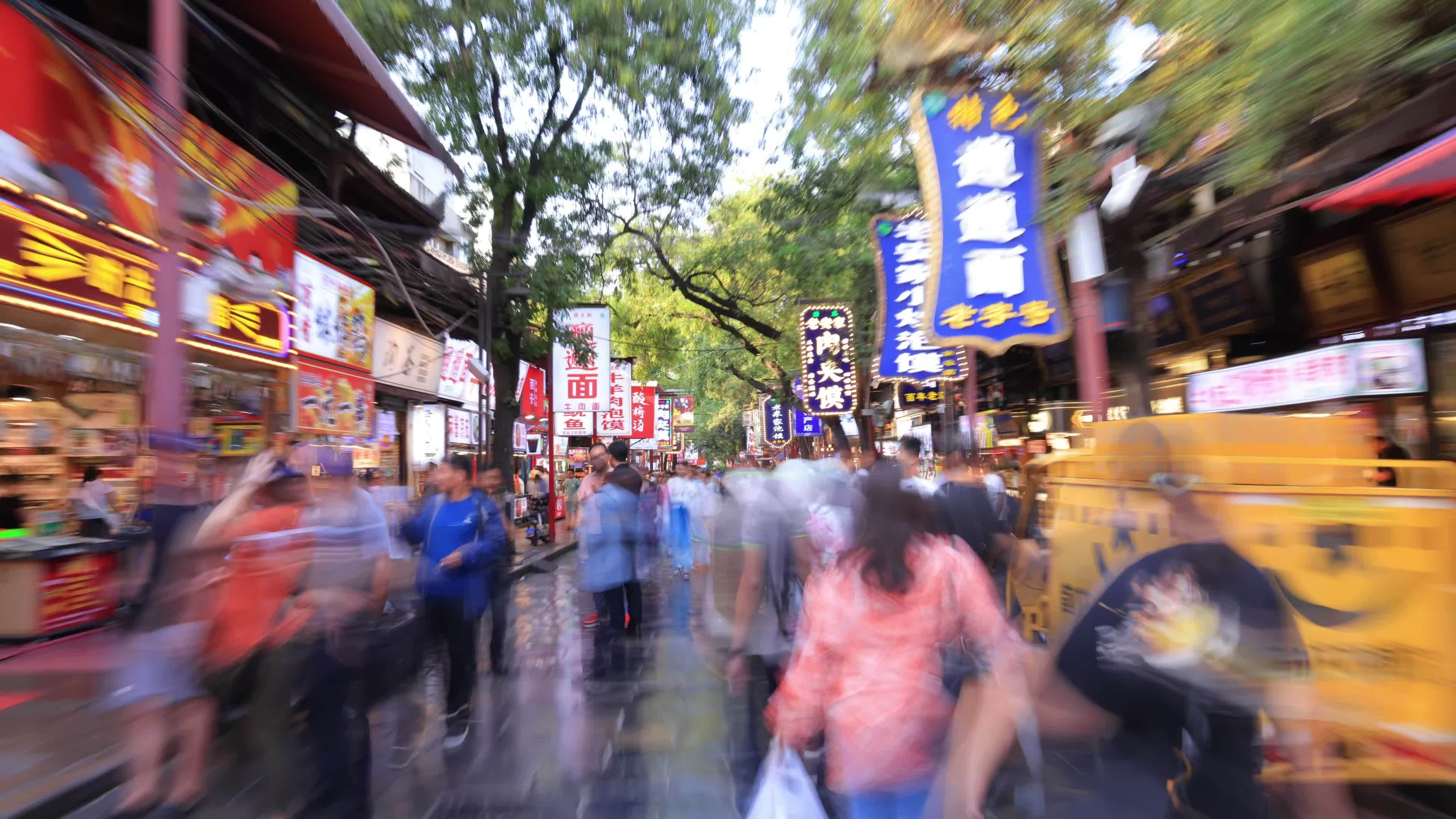 回民街大范围移动延时视频素材画面1
