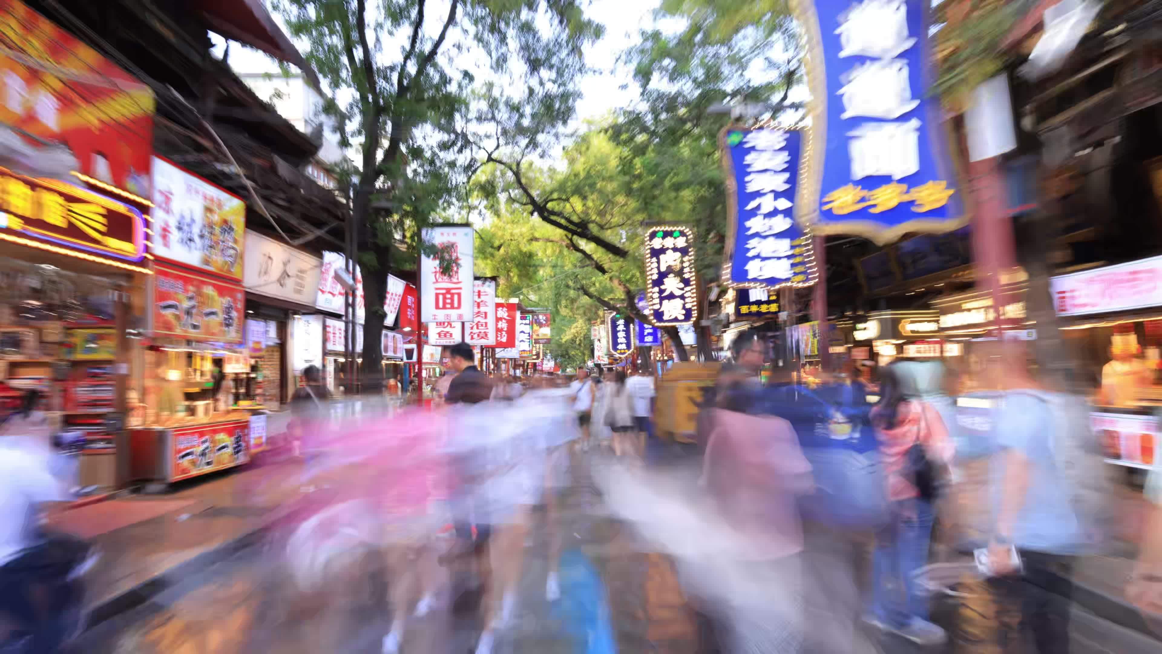 回民街大范围移动延时视频素材画面2