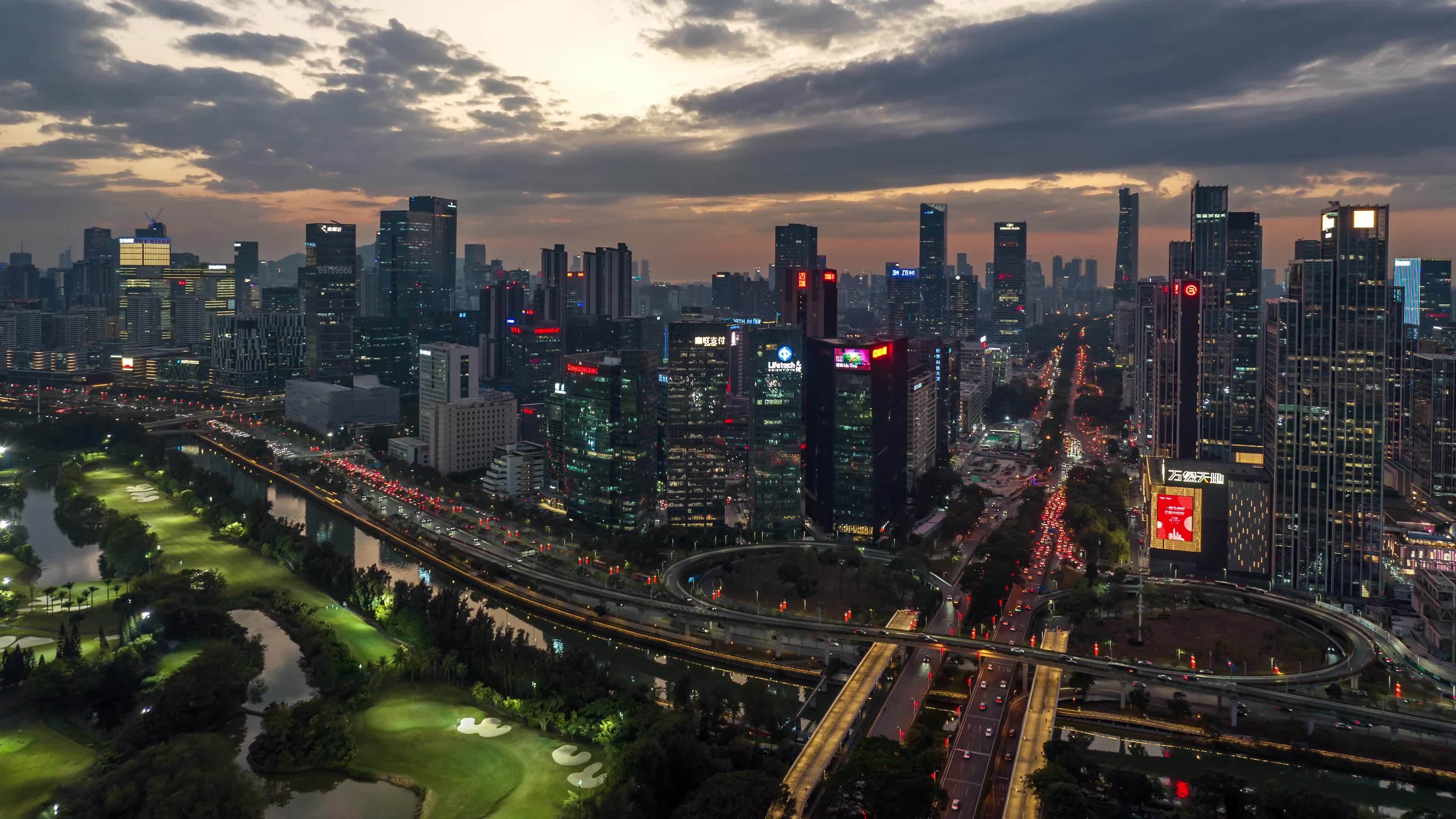 航拍深圳科技园与深南大道天桥夜景延时视频素材画面1