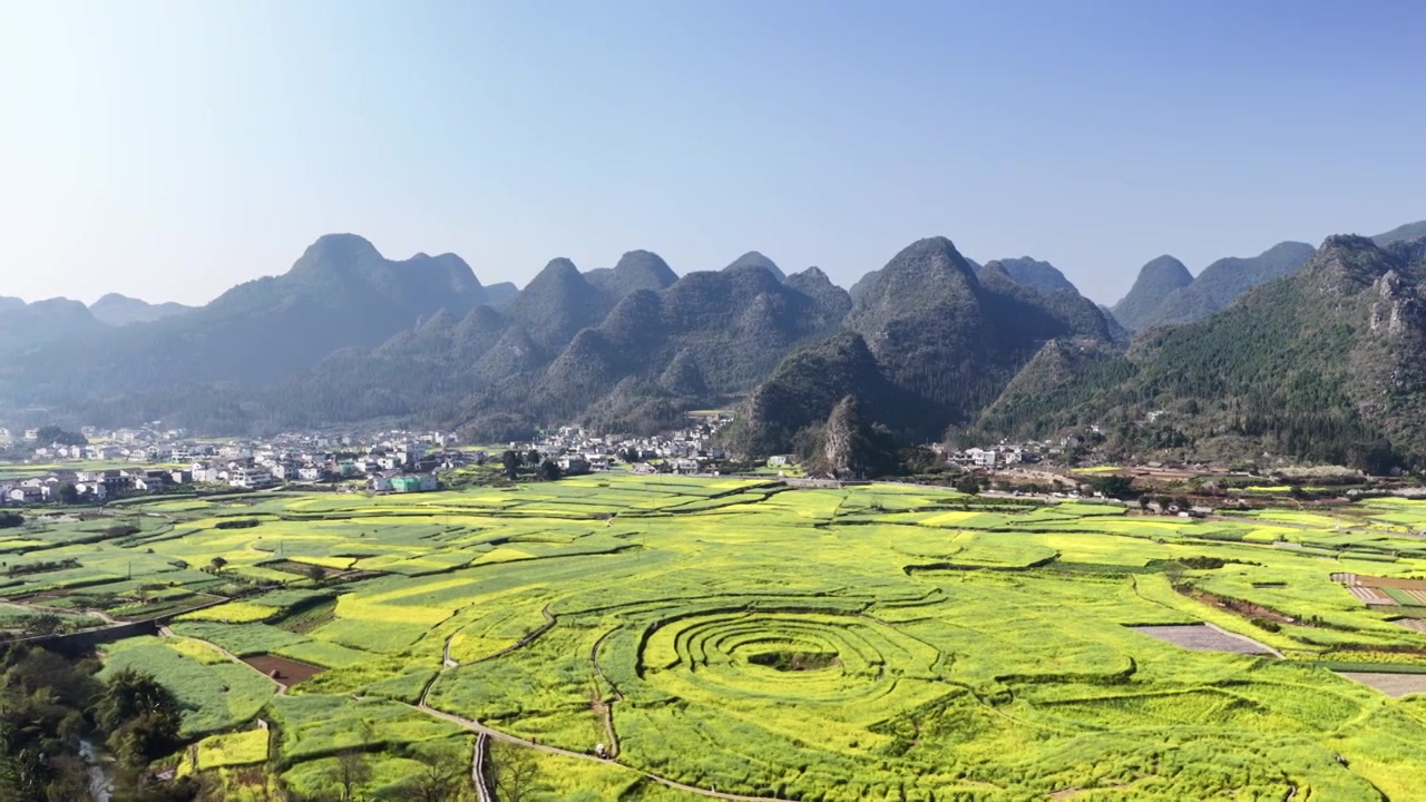 贵州万峰林八卦田航拍视频素材画面4