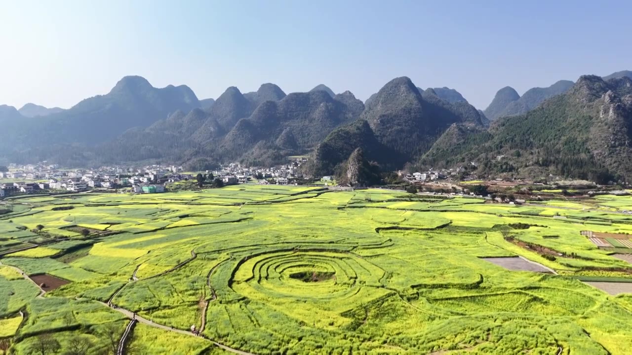 贵州万峰林八卦田航拍视频素材画面4