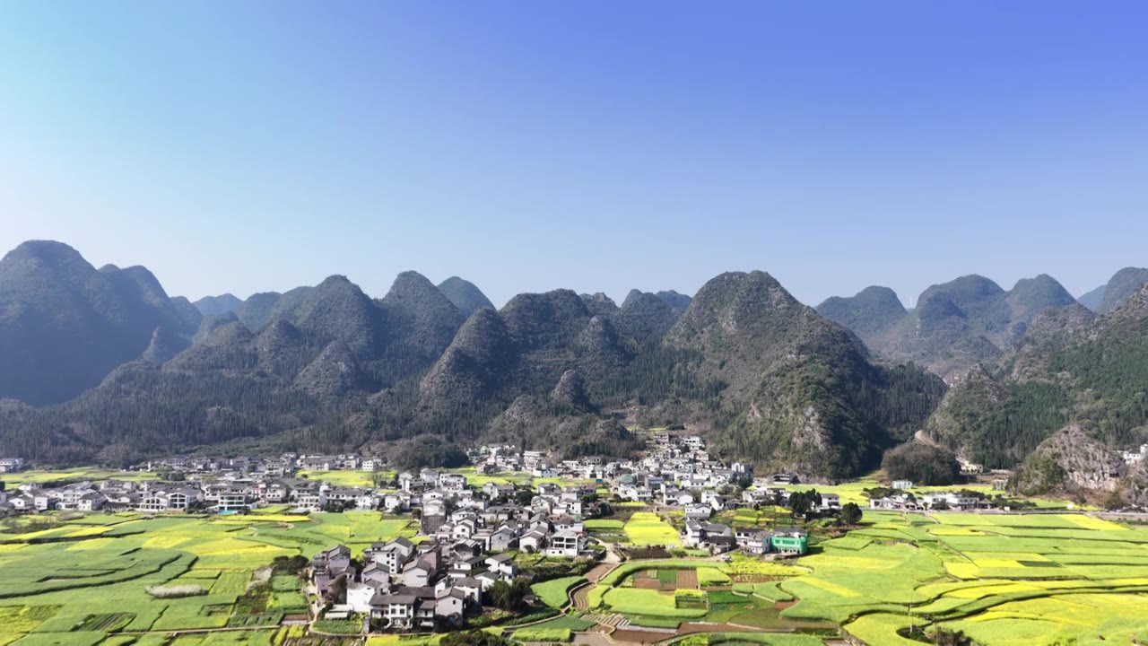 贵州万峰林八卦田航拍视频素材画面4