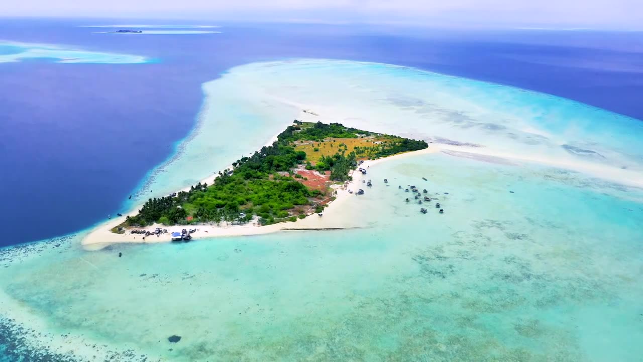 仙本那海岛航拍视频素材画面1