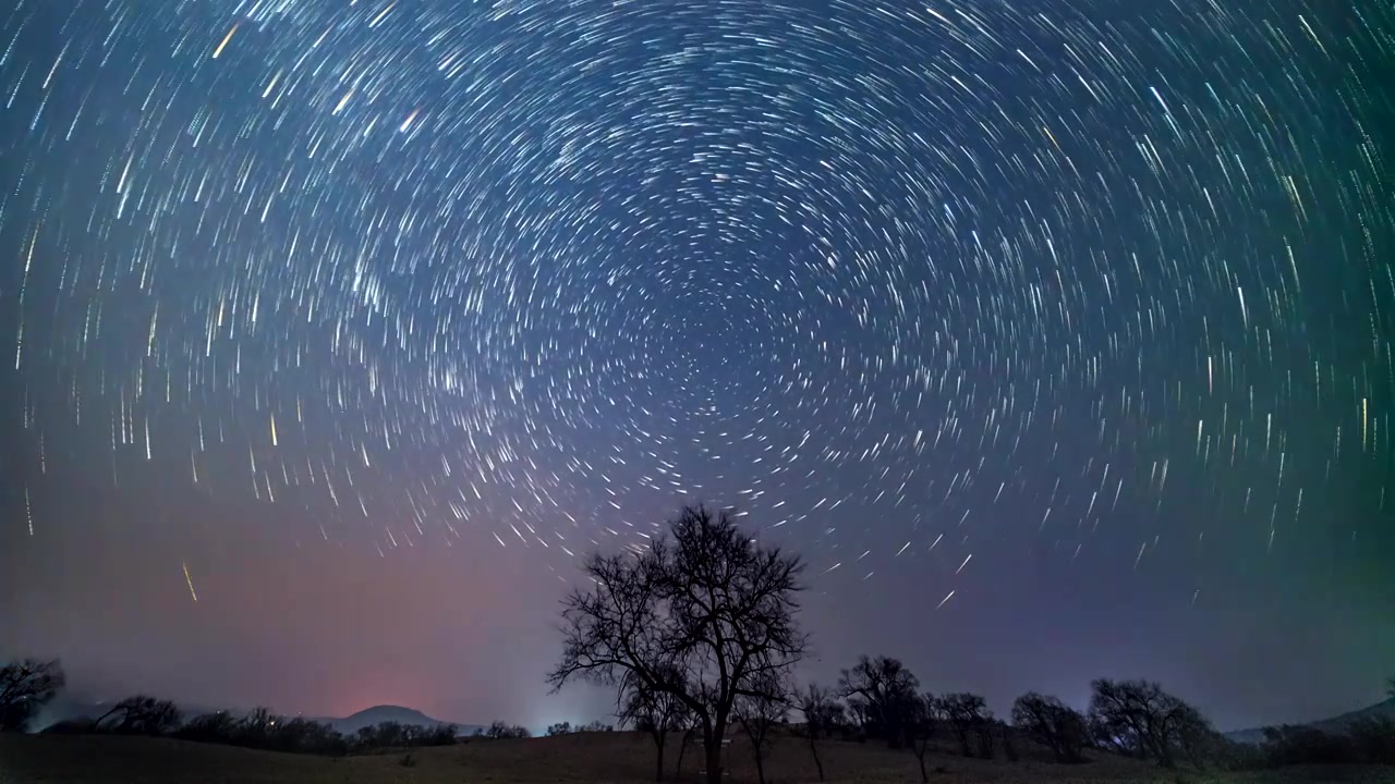 河北丰宁春季星空银河延时视频素材画面1