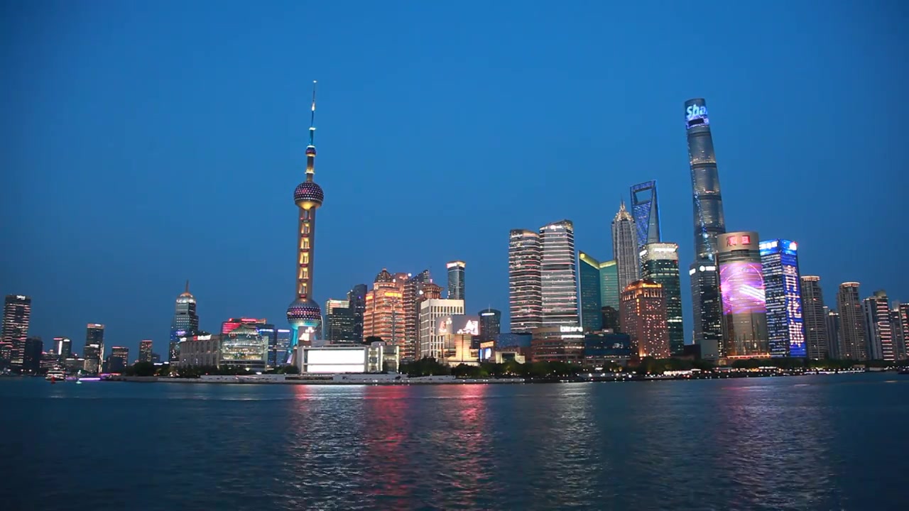 上海市陆家嘴金融区视频素材画面4