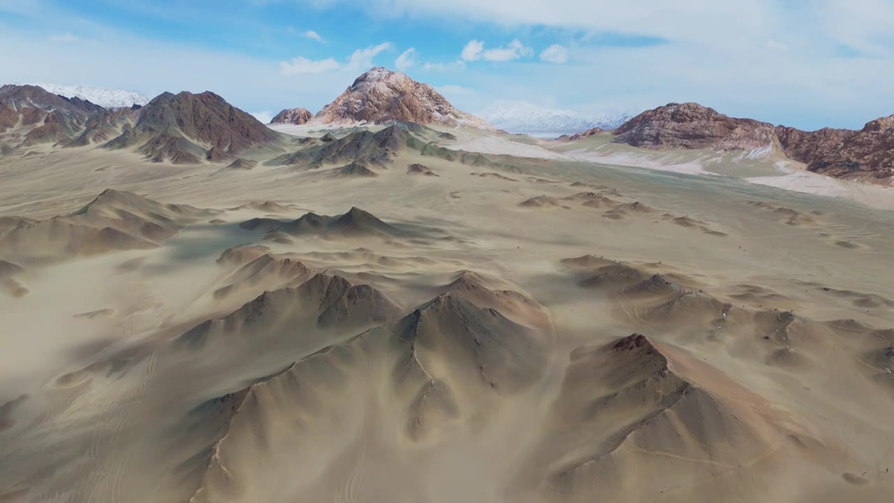 青海黑独山胭脂山自然风光航拍视频素材画面1
