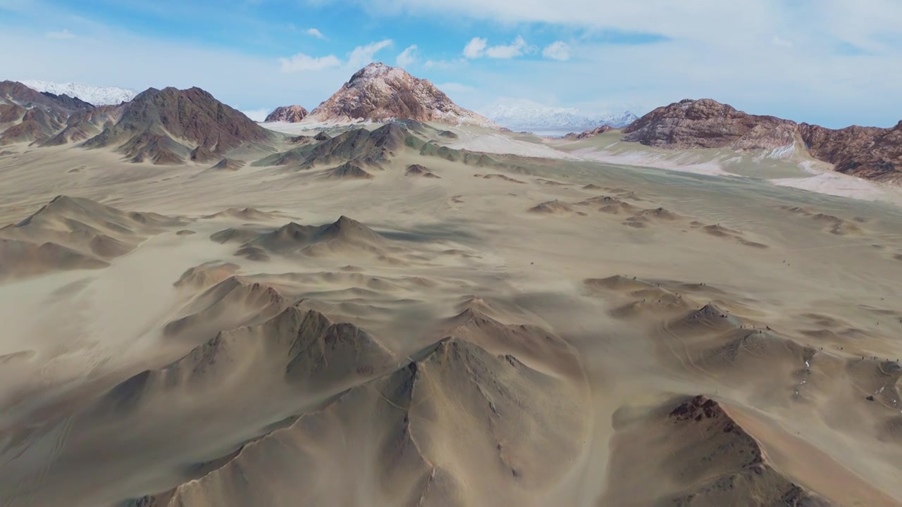 青海黑独山胭脂山自然风光航拍视频素材画面3