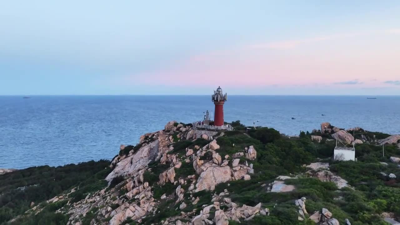 航拍福建莆田市湄洲岛妈祖文化旅游区鹅尾神石园风光视频素材画面1