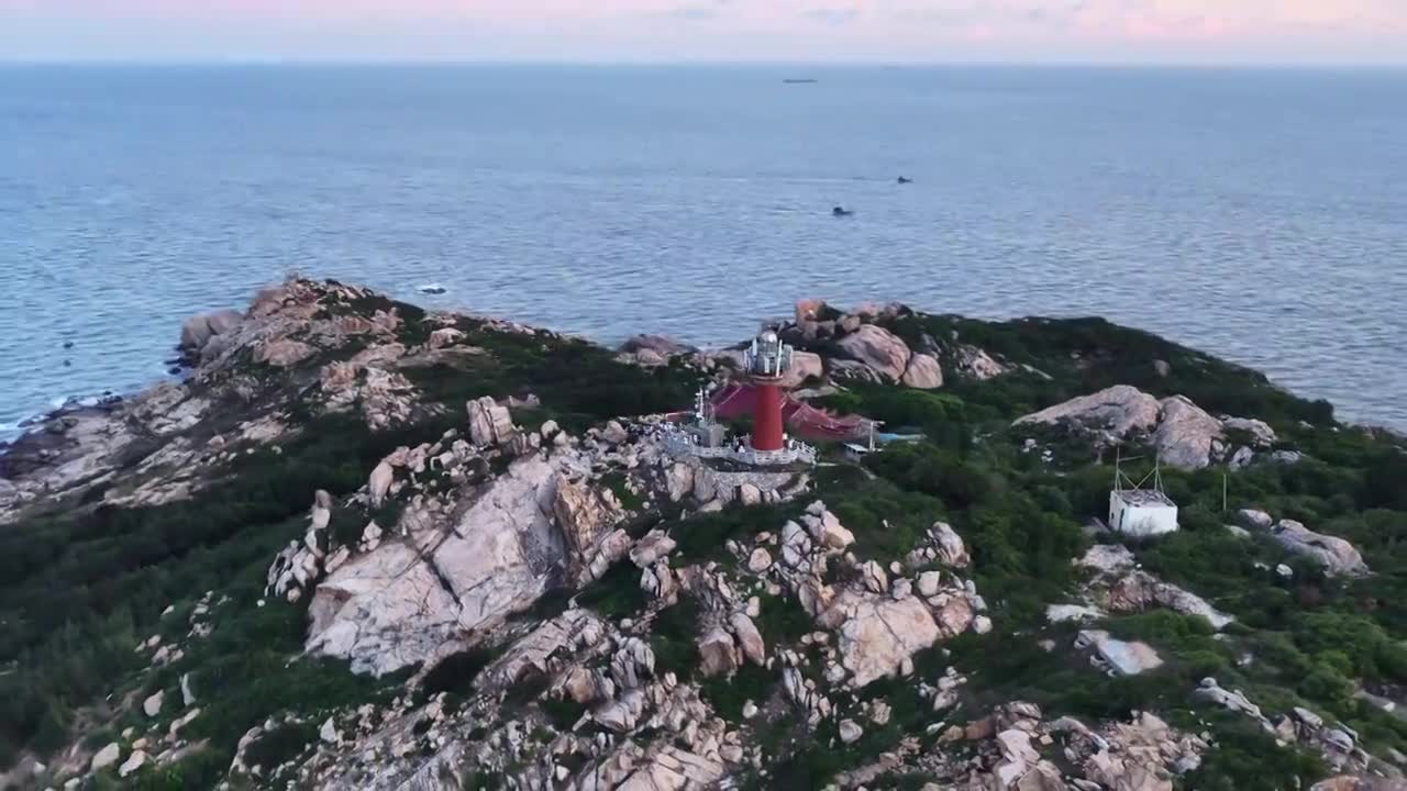 航拍福建莆田市湄洲岛妈祖文化旅游区鹅尾神石园风光视频素材画面1