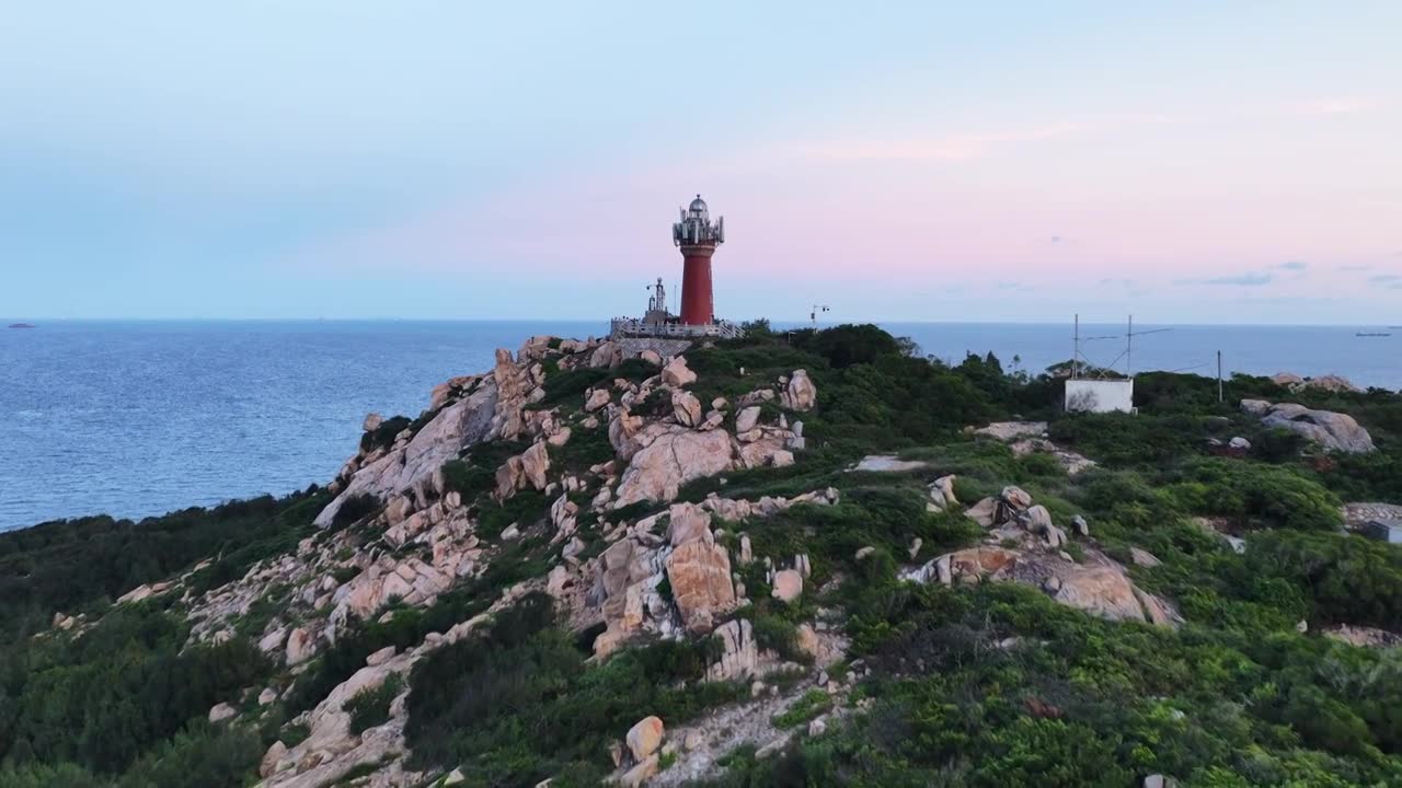 航拍福建莆田市湄洲岛妈祖文化旅游区鹅尾神石园风光视频素材画面1