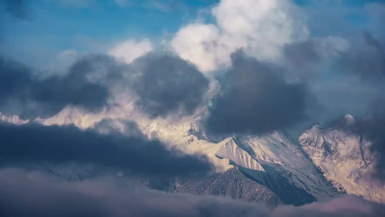 云南香格里拉梅里雪山云海延时视频素材画面3