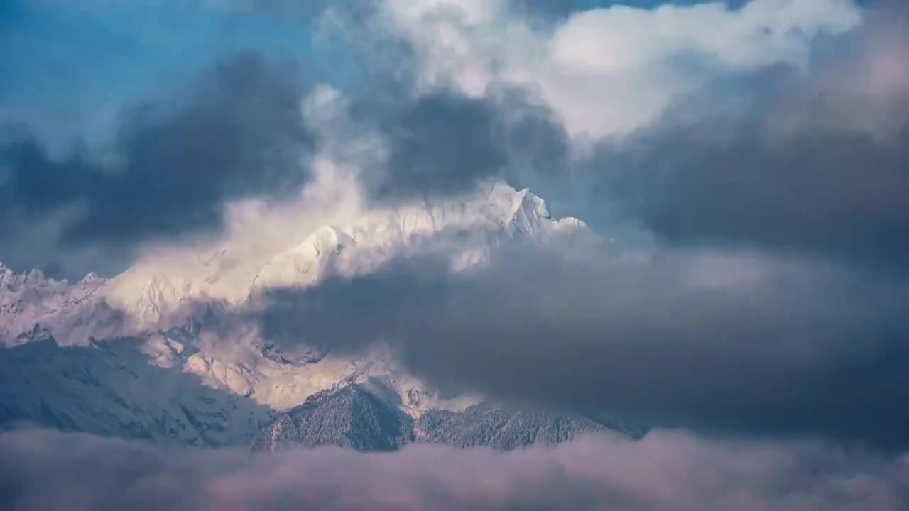 云南香格里拉梅里雪山云海延时视频素材画面4