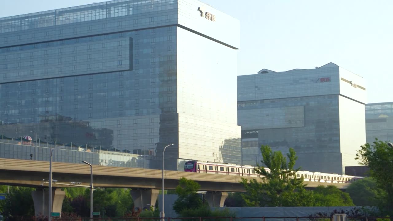 亦庄线地铁京东视频素材画面1