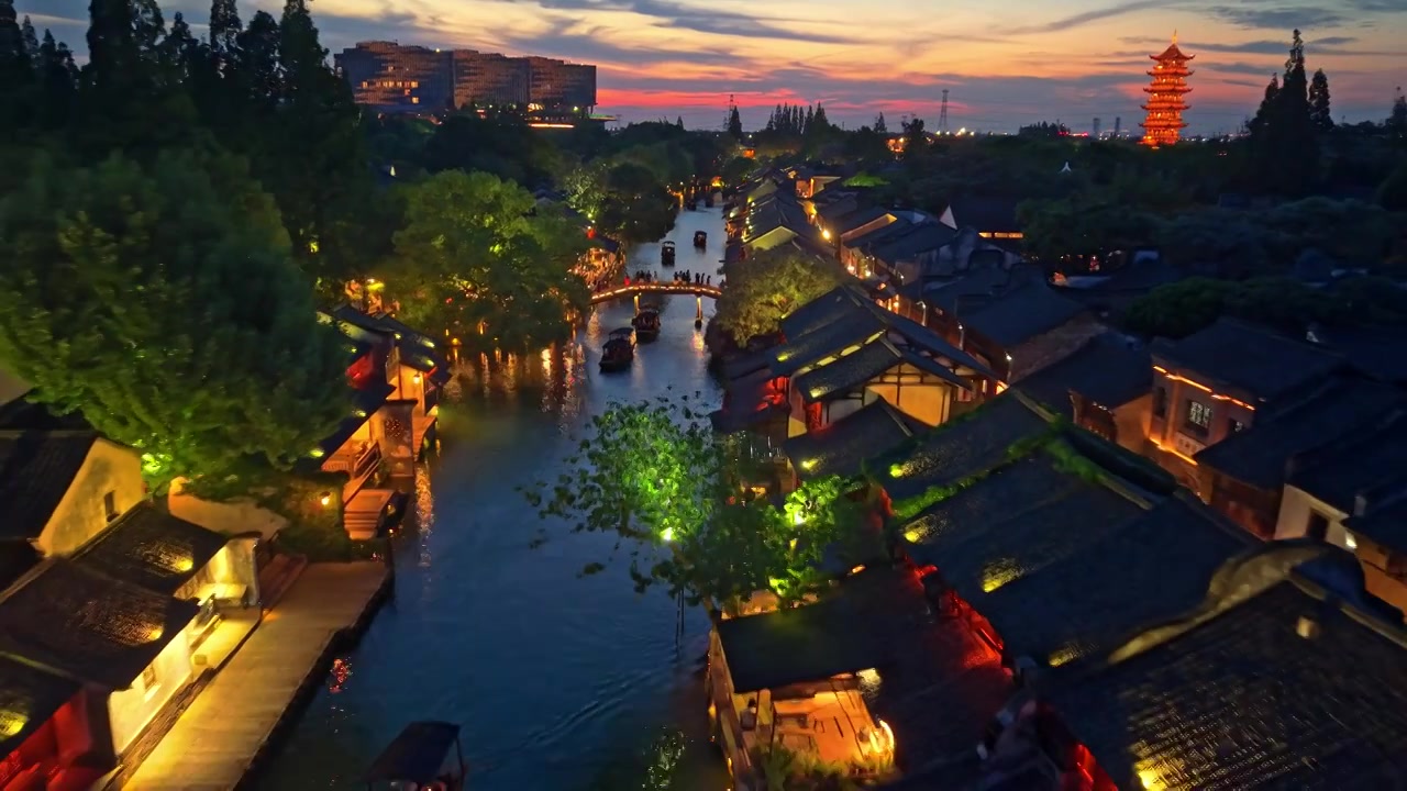 乌镇西栅白莲塔夜景航拍视频素材画面4