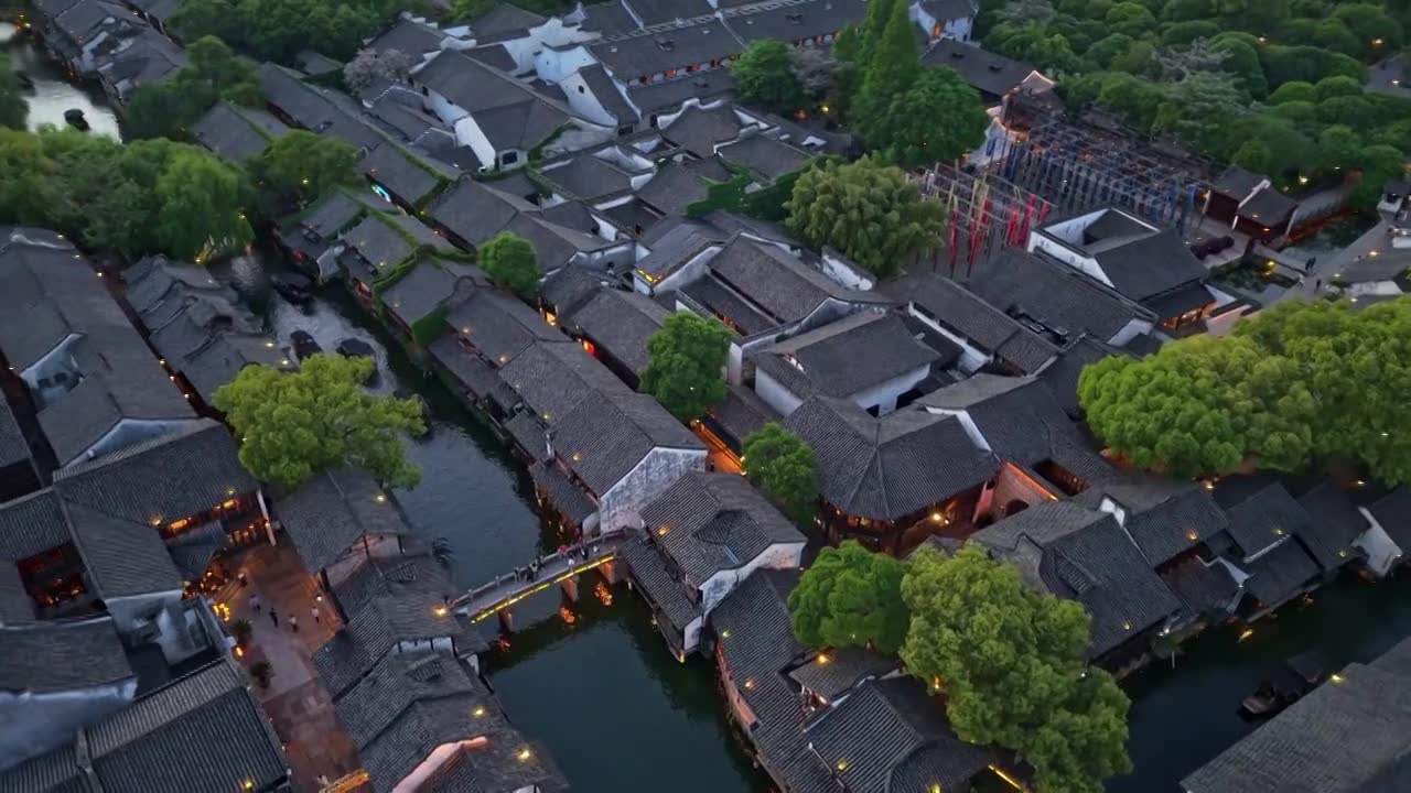 乌镇西栅夜景航拍视频素材画面1