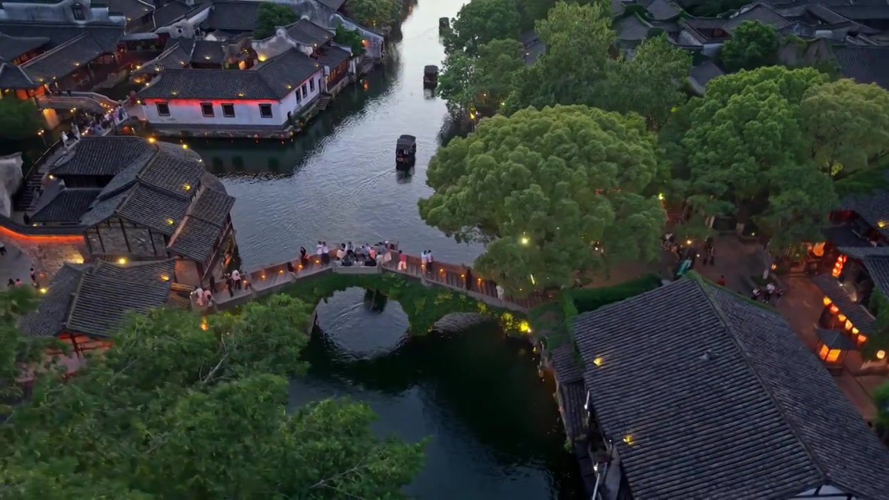 乌镇西栅夜景航拍视频素材画面3