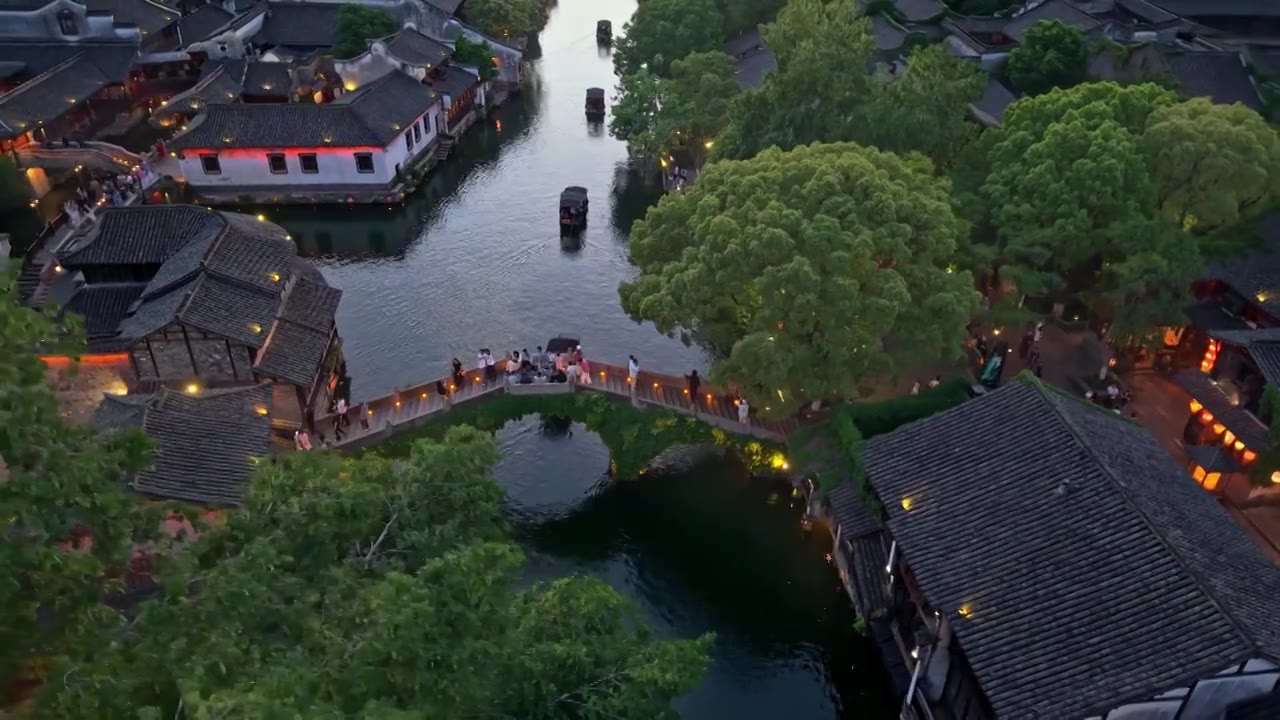 乌镇西栅夜景航拍视频素材画面4